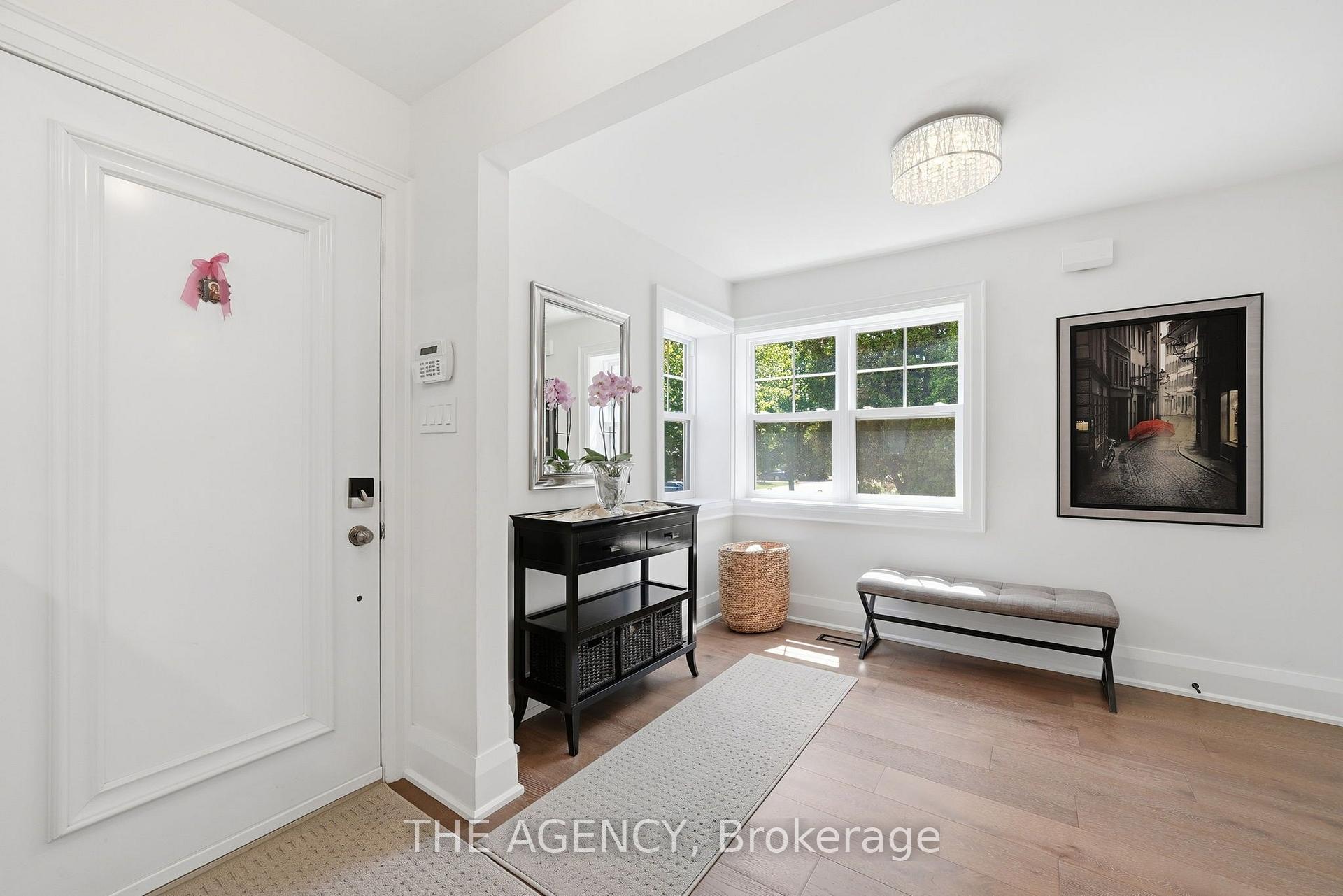 Photo 4 of 42 Berl Avenue, Etobicoke, Stonegate-Queensway — HOMEH