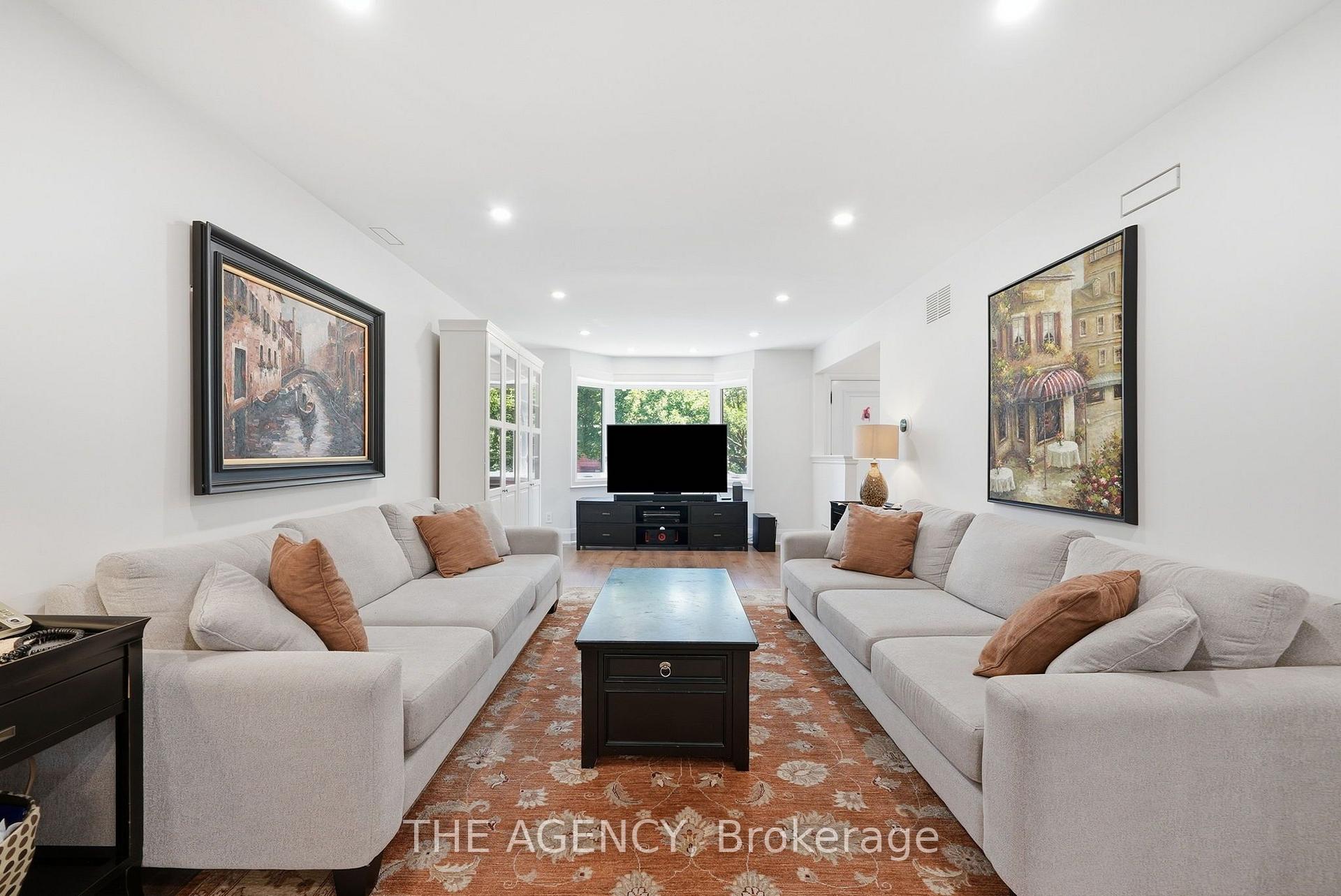 Photo 7 of 42 Berl Avenue, Etobicoke, Stonegate-Queensway — HOMEH