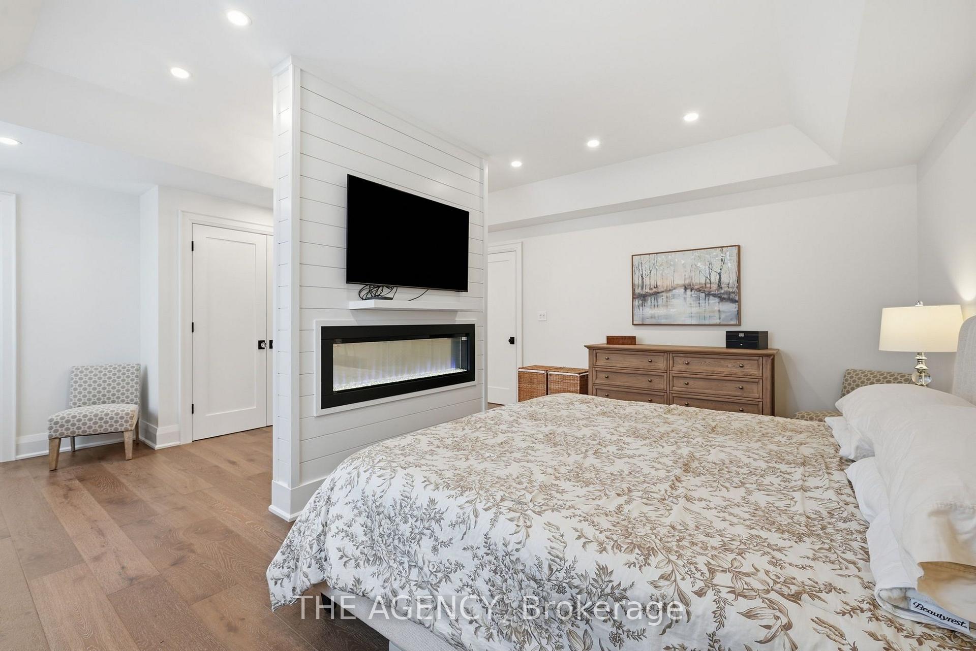 Photo 16 of 42 Berl Avenue, Etobicoke, Stonegate-Queensway — HOMEH