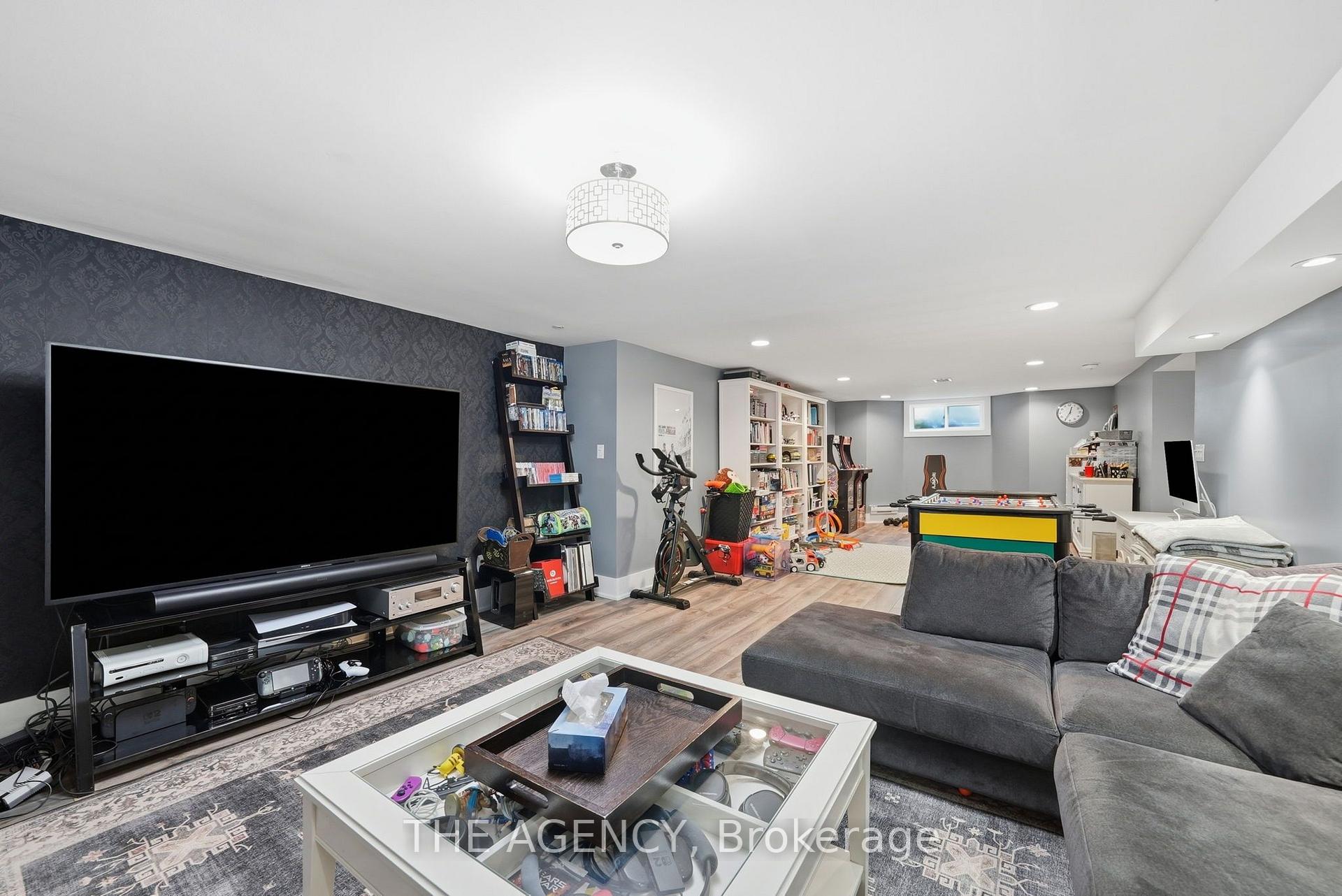 Photo 29 of 42 Berl Avenue, Etobicoke, Stonegate-Queensway — HOMEH
