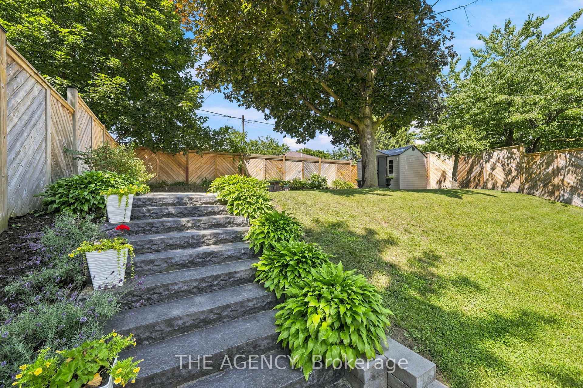 Photo 38 of 42 Berl Avenue, Etobicoke, Stonegate-Queensway — HOMEH