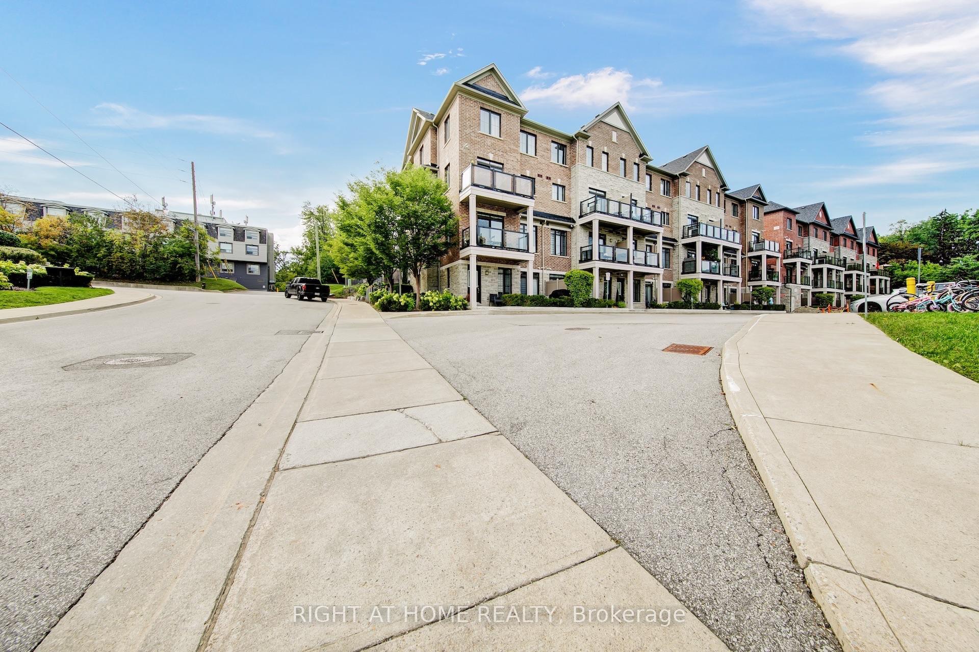 Photo 1 of Unit 3, 198 Pine Grove Road, Vaughan, Islington Woods — HOMEH