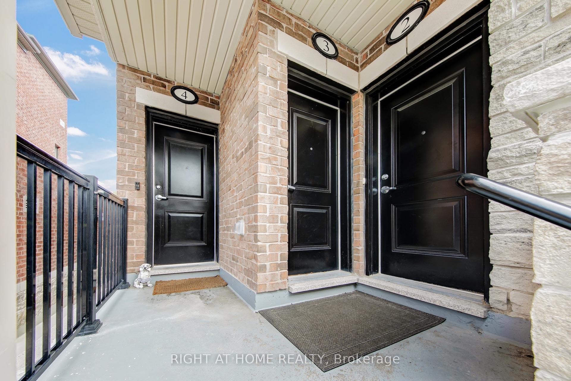 Photo 2 of Unit 3, 198 Pine Grove Road, Vaughan, Islington Woods — HOMEH