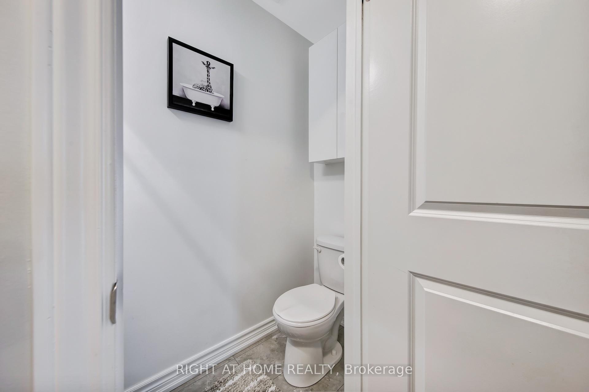 Photo 10 of Unit 3, 198 Pine Grove Road, Vaughan, Islington Woods — HOMEH