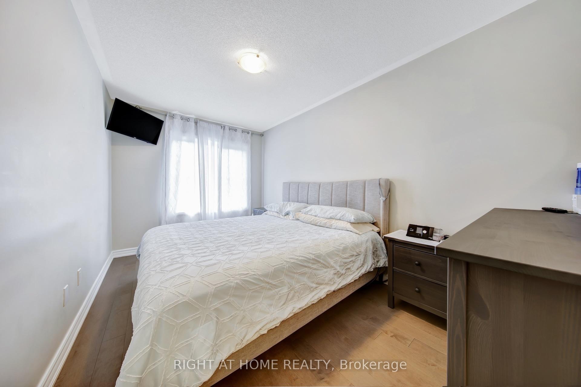 Photo 15 of Unit 3, 198 Pine Grove Road, Vaughan, Islington Woods — HOMEH