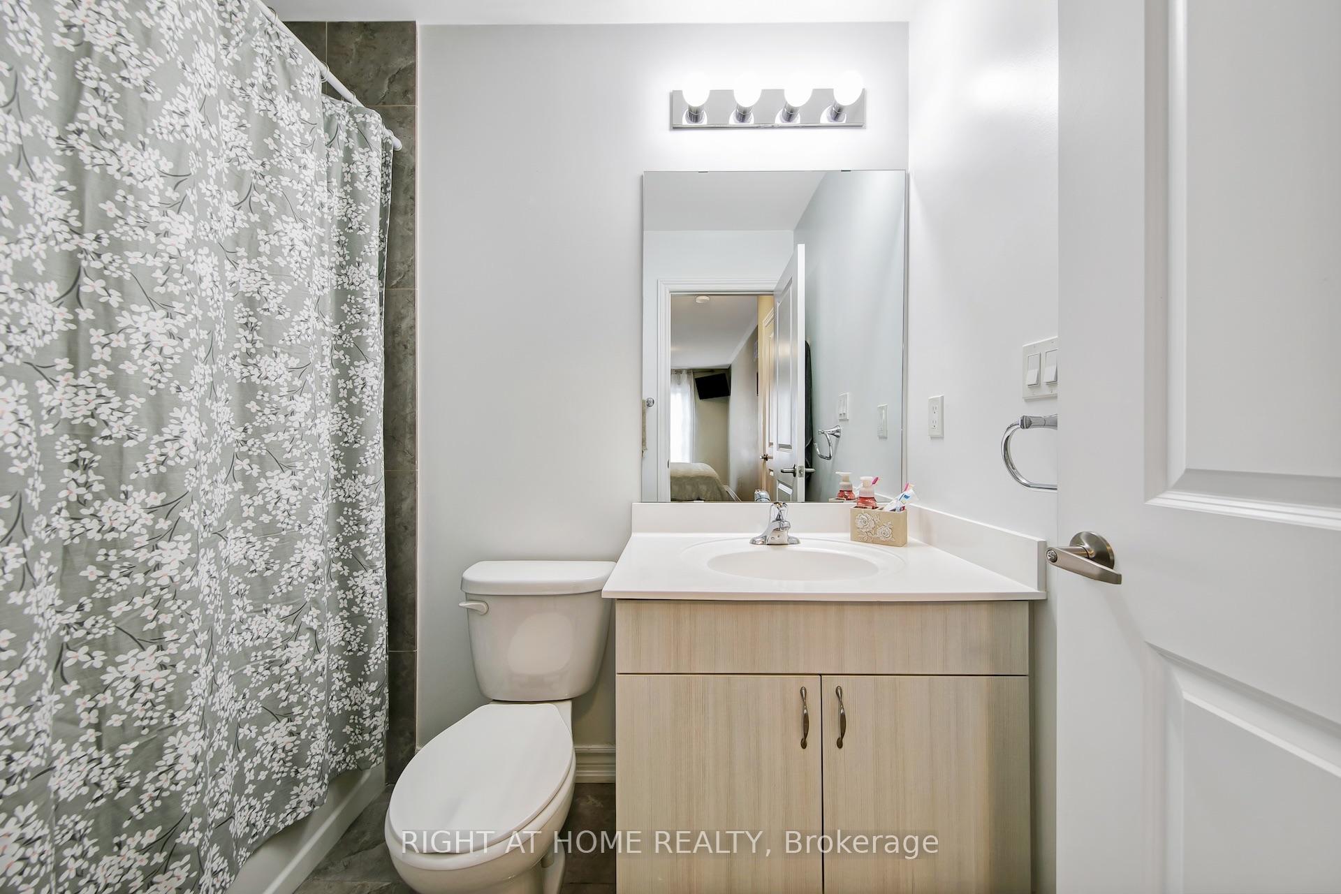 Photo 32 of Unit 3, 198 Pine Grove Road, Vaughan, Islington Woods — HOMEH