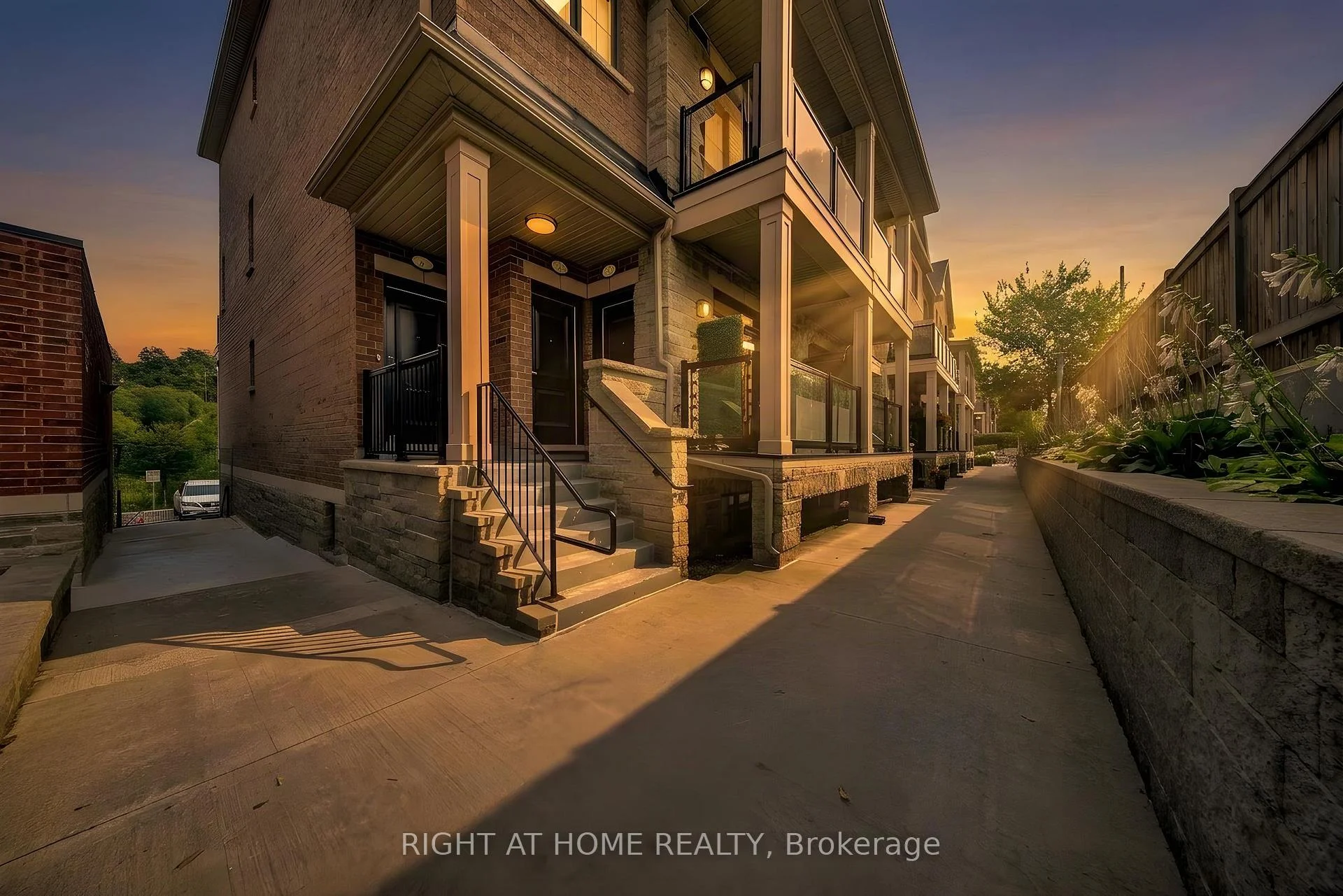 Photo 21 of Unit 3, 198 Pine Grove Road, Vaughan, Islington Woods — HOMEH