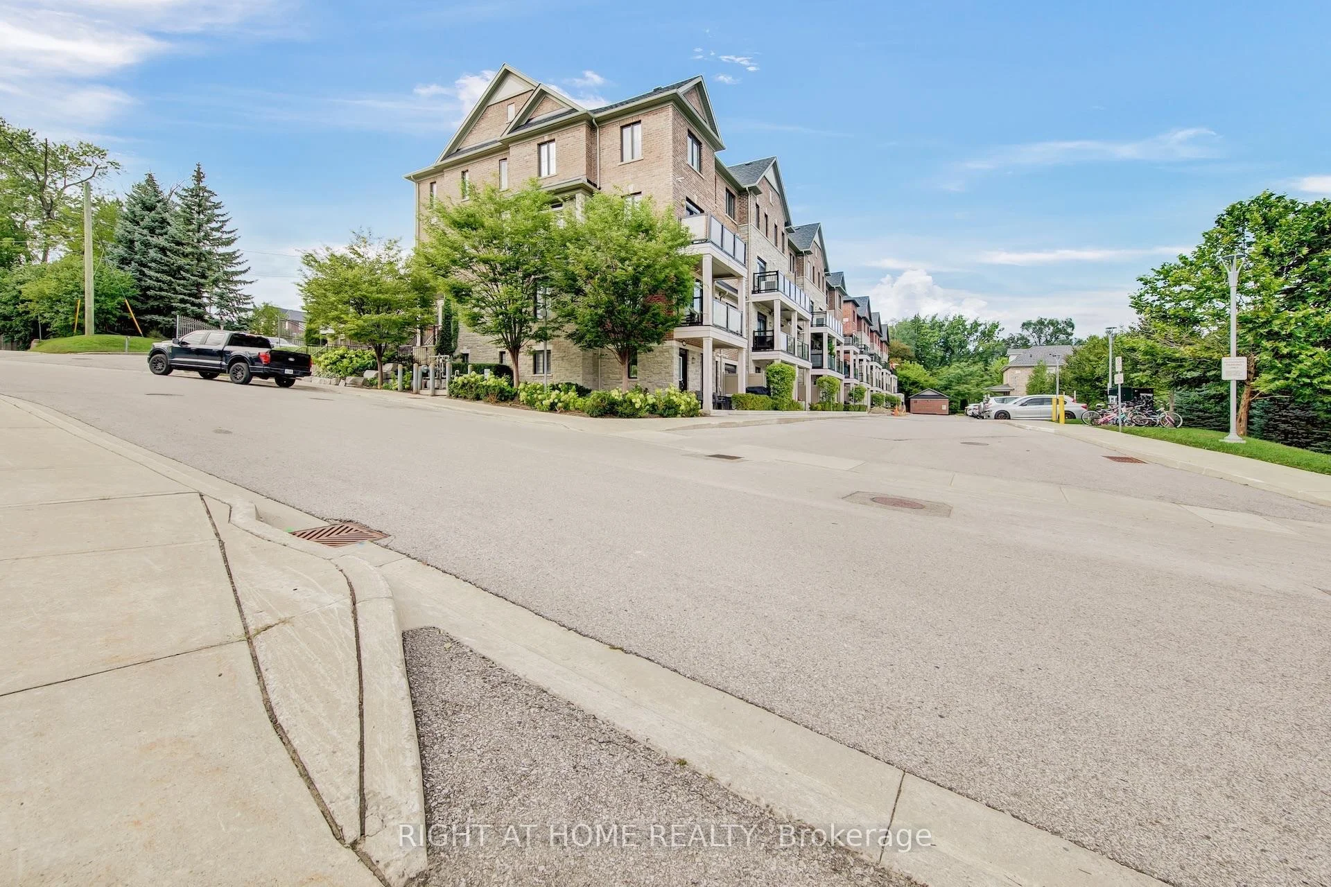 Photo 22 of Unit 3, 198 Pine Grove Road, Vaughan, Islington Woods — HOMEH