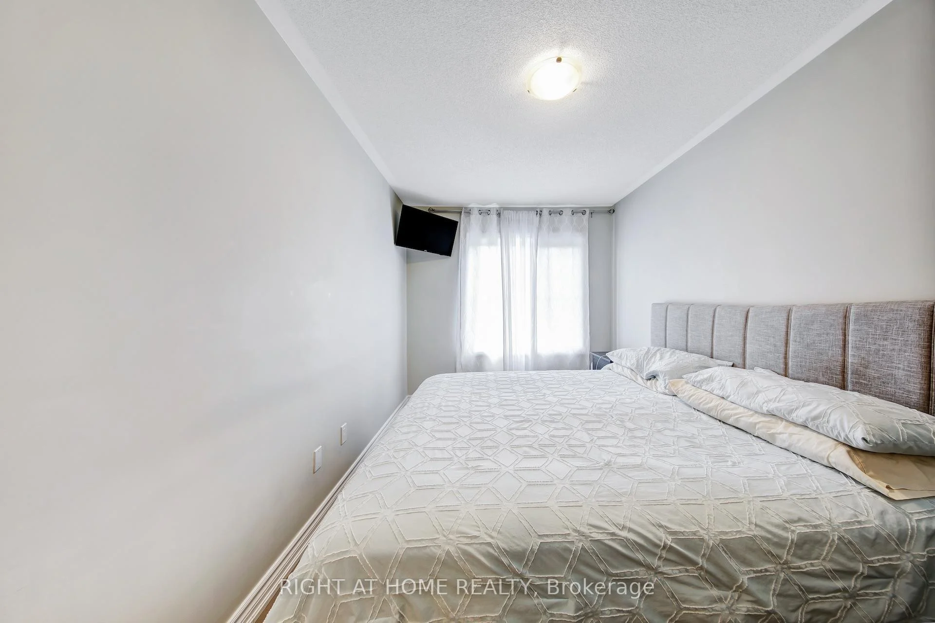 Photo 26 of Unit 3, 198 Pine Grove Road, Vaughan, Islington Woods — HOMEH