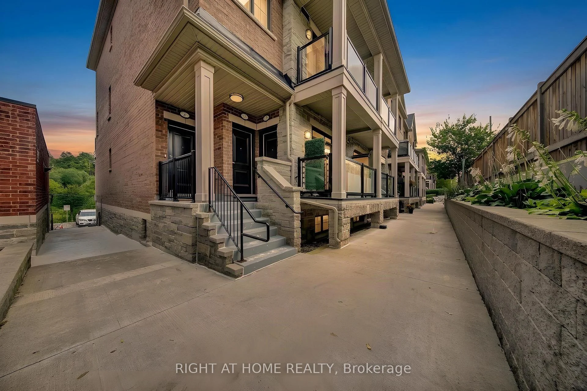 Photo 33 of Unit 3, 198 Pine Grove Road, Vaughan, Islington Woods — HOMEH