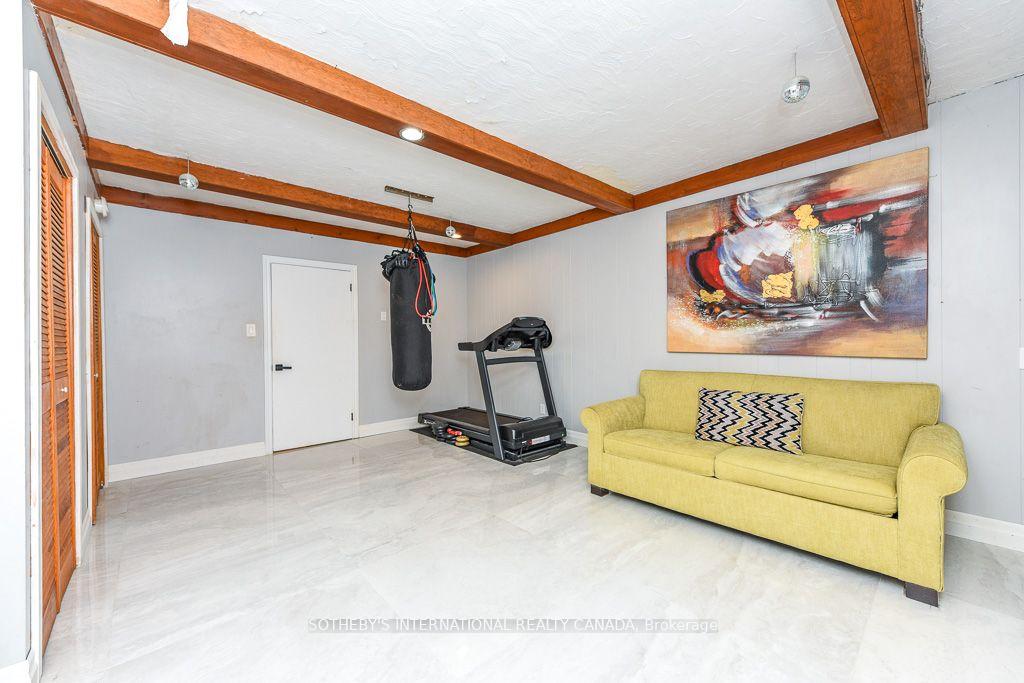 Photo 14 of 31 Queensborough Crescent, Etobicoke, Willowridge-Martingrove-Richview — HOMEH