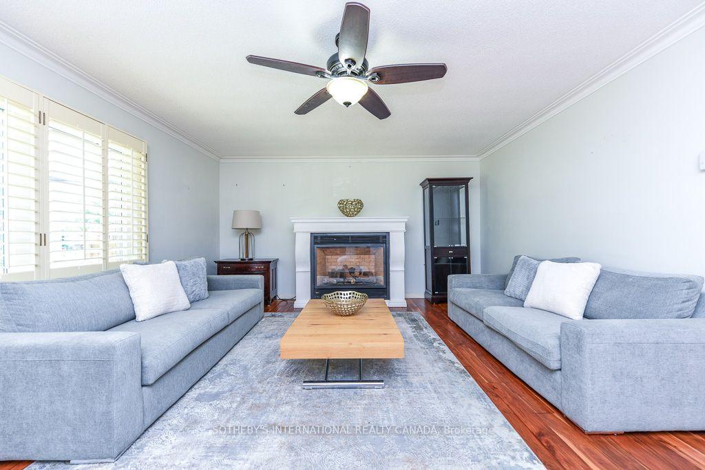 Photo 17 of 31 Queensborough Crescent, Etobicoke, Willowridge-Martingrove-Richview — HOMEH