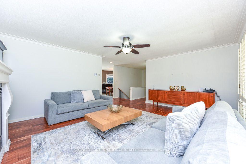 Photo 18 of 31 Queensborough Crescent, Etobicoke, Willowridge-Martingrove-Richview — HOMEH