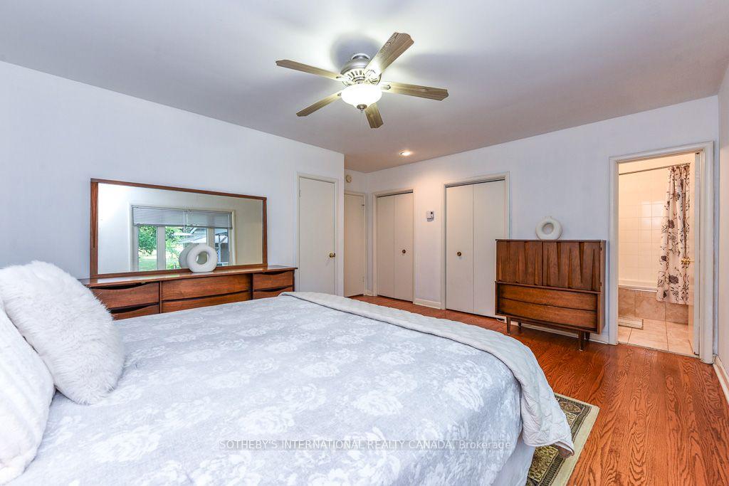 Photo 26 of 31 Queensborough Crescent, Etobicoke, Willowridge-Martingrove-Richview — HOMEH