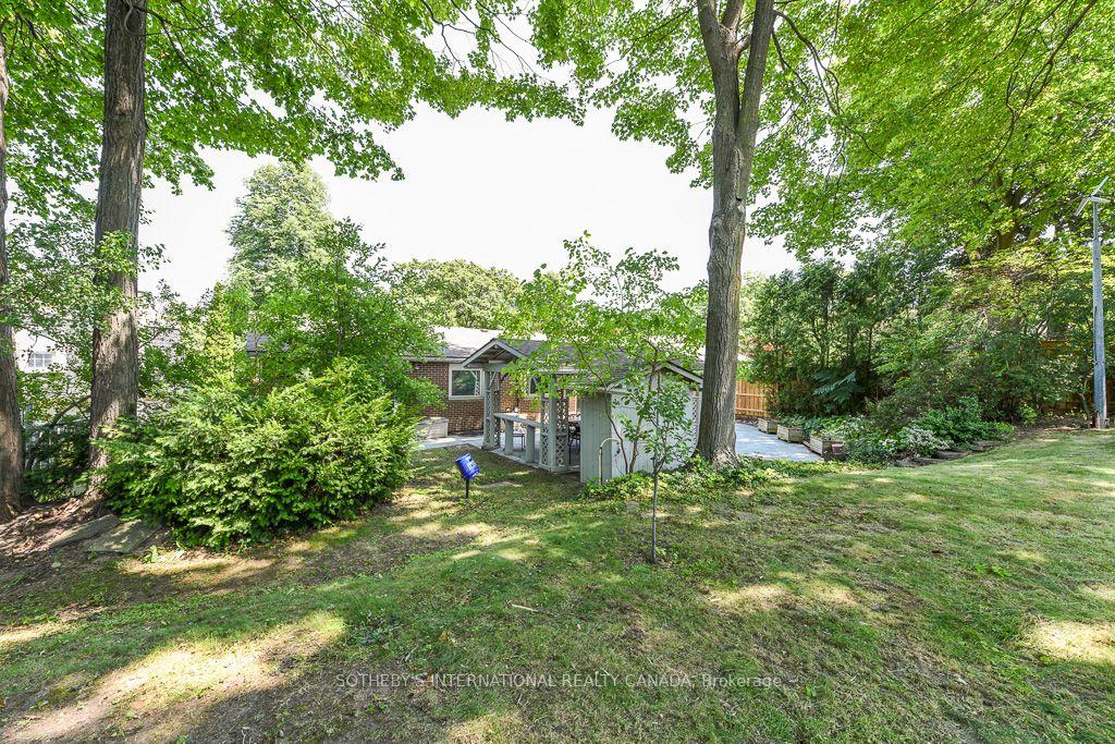 Photo 34 of 31 Queensborough Crescent, Etobicoke, Willowridge-Martingrove-Richview — HOMEH