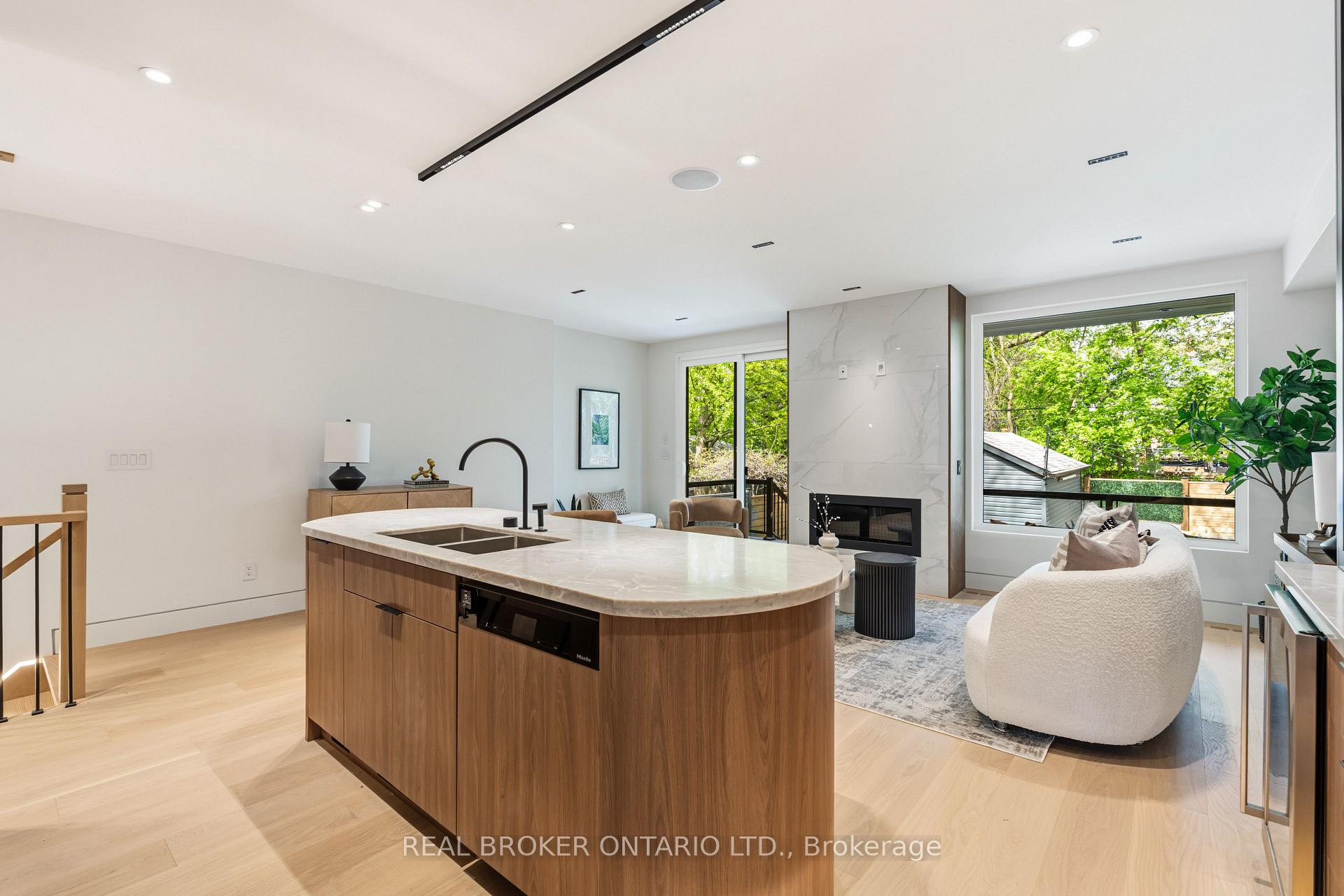 Photo 15 of 143 Fairview Avenue, Toronto, Junction Area — HOMEH