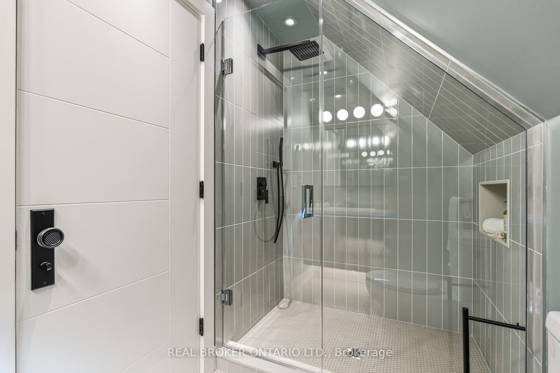 Photo 33 of 143 Fairview Avenue, Toronto, Junction Area — HOMEH