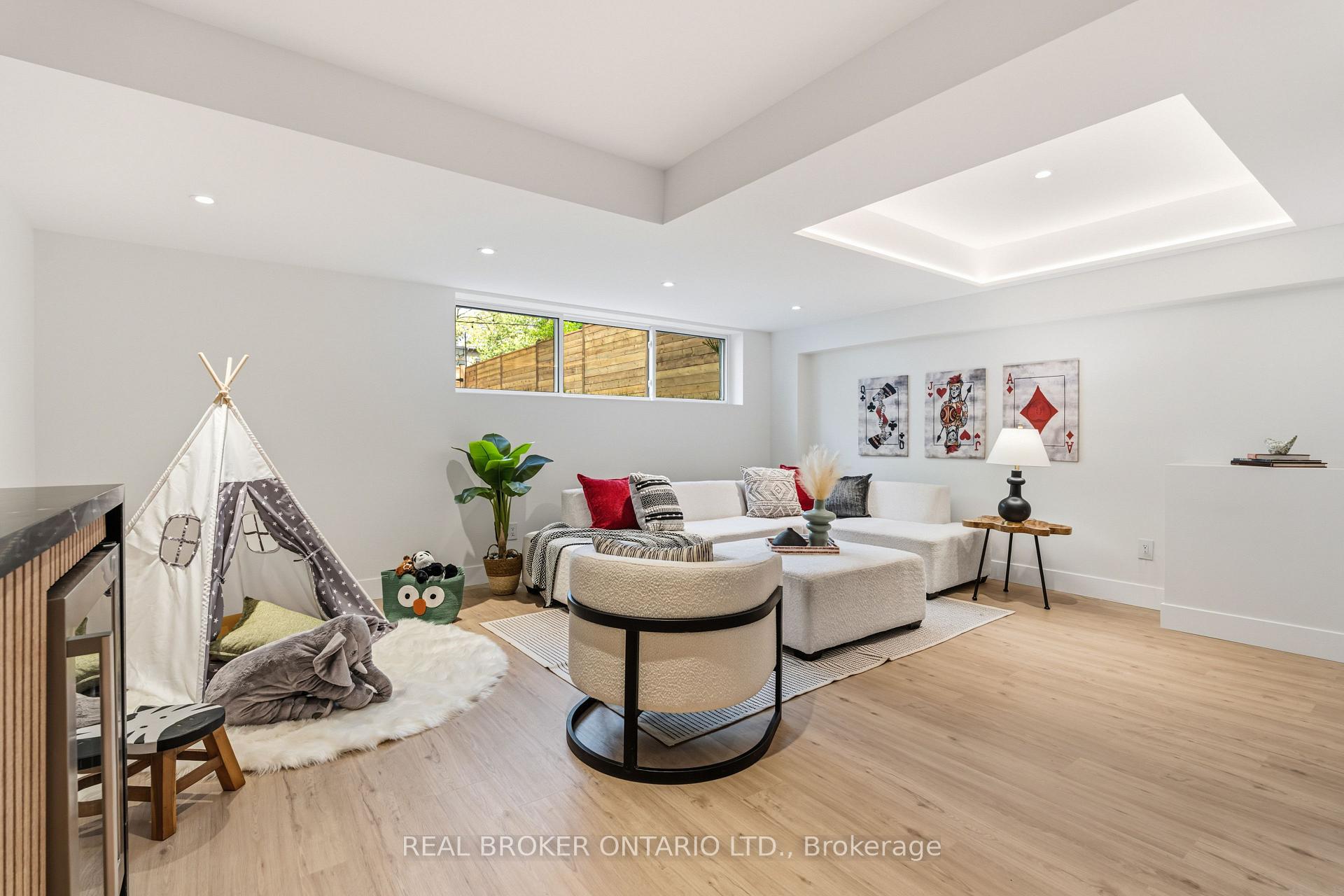 Photo 35 of 143 Fairview Avenue, Toronto, Junction Area — HOMEH