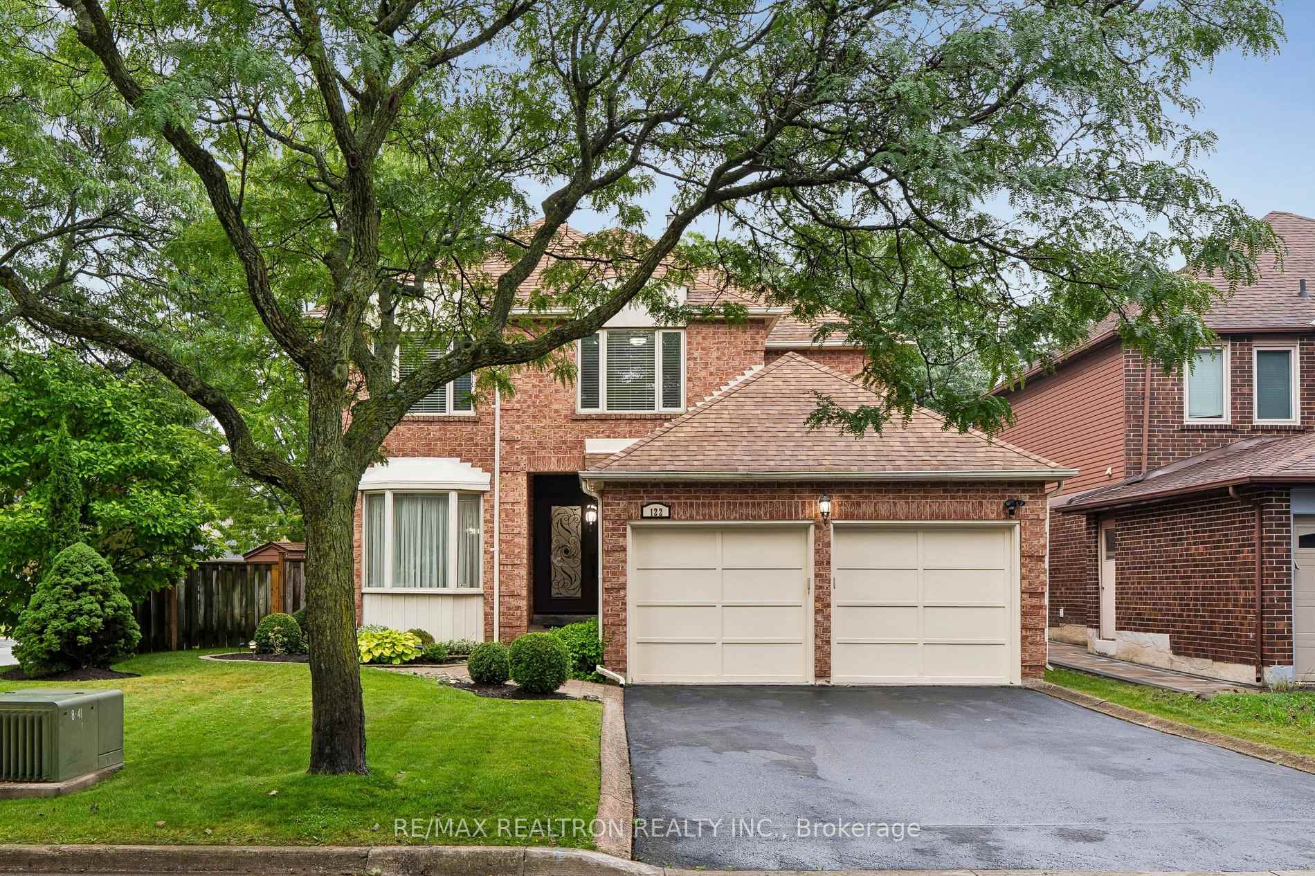 Photo 1 of 122 Colvin Crescent, Vaughan, Brownridge — HOMEH