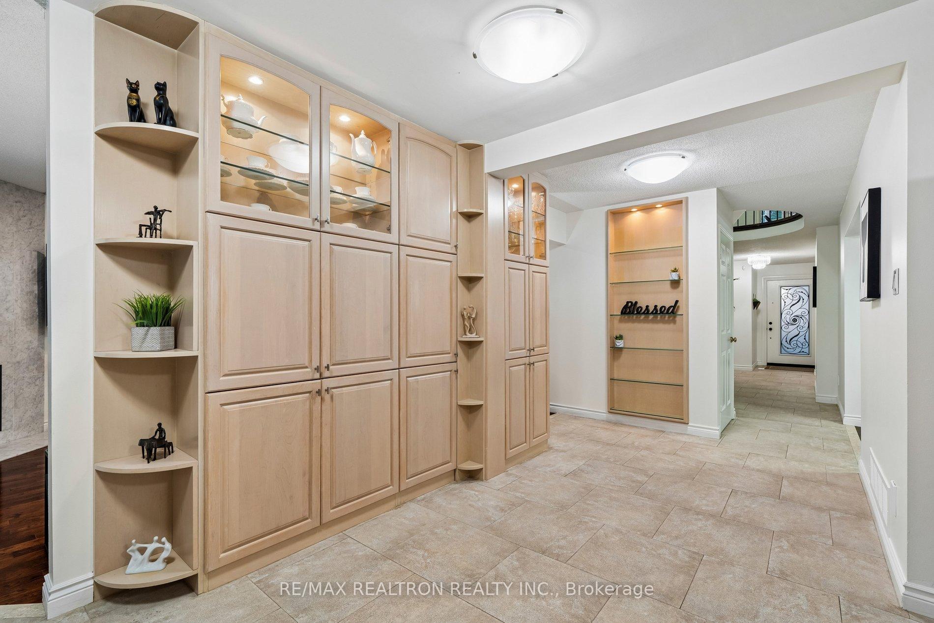Photo 15 of 122 Colvin Crescent, Vaughan, Brownridge — HOMEH
