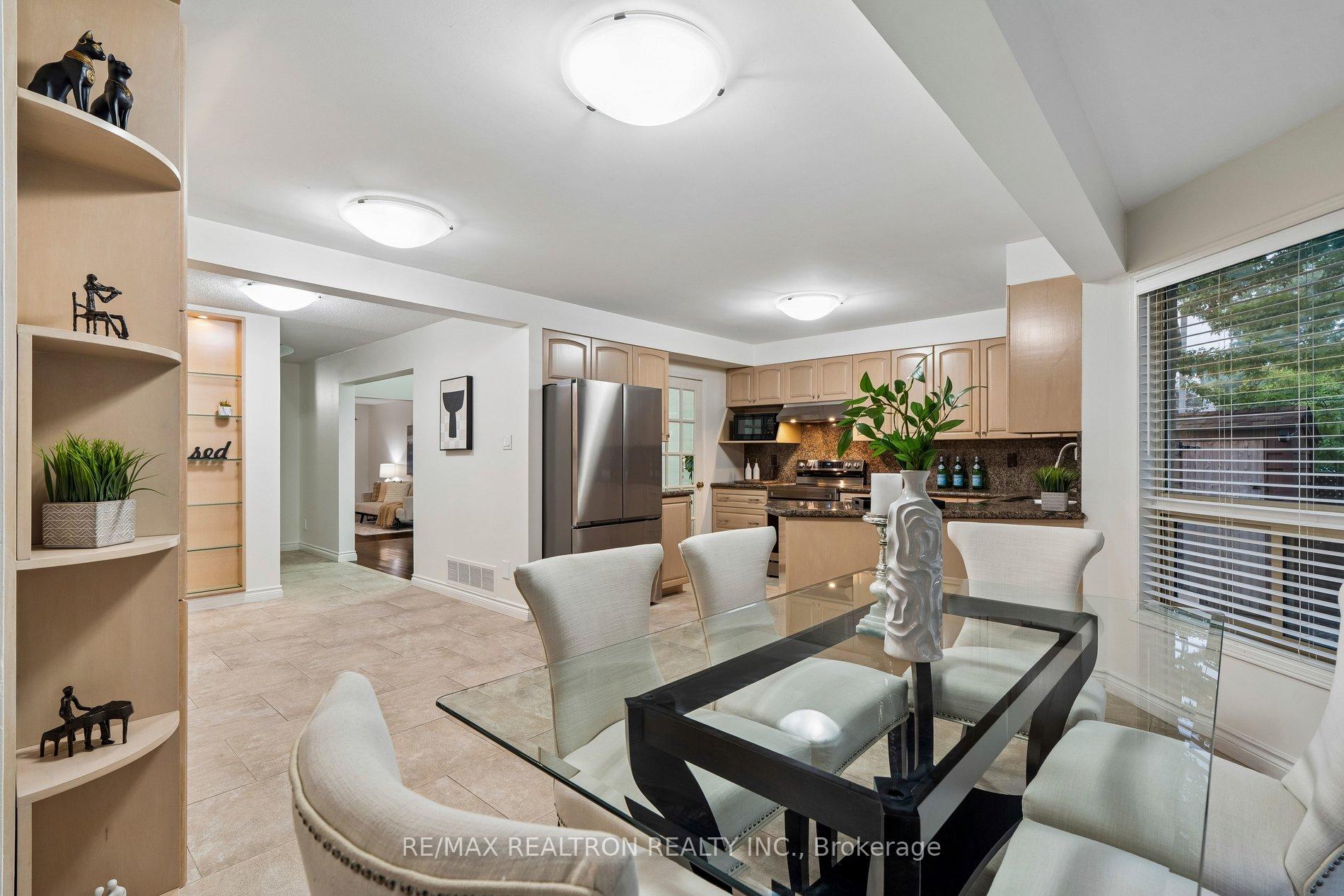 Photo 19 of 122 Colvin Crescent, Vaughan, Brownridge — HOMEH