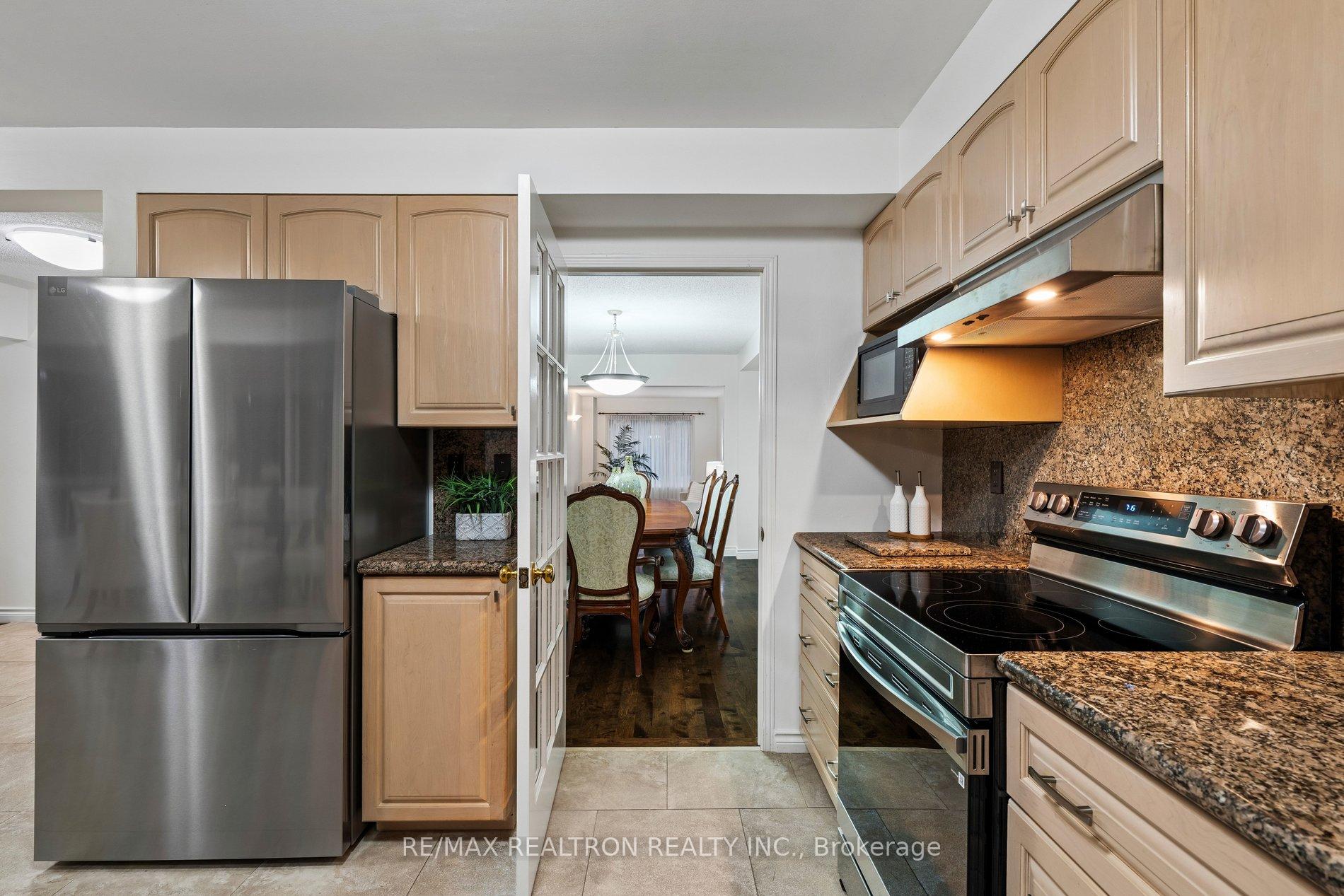 Photo 24 of 122 Colvin Crescent, Vaughan, Brownridge — HOMEH