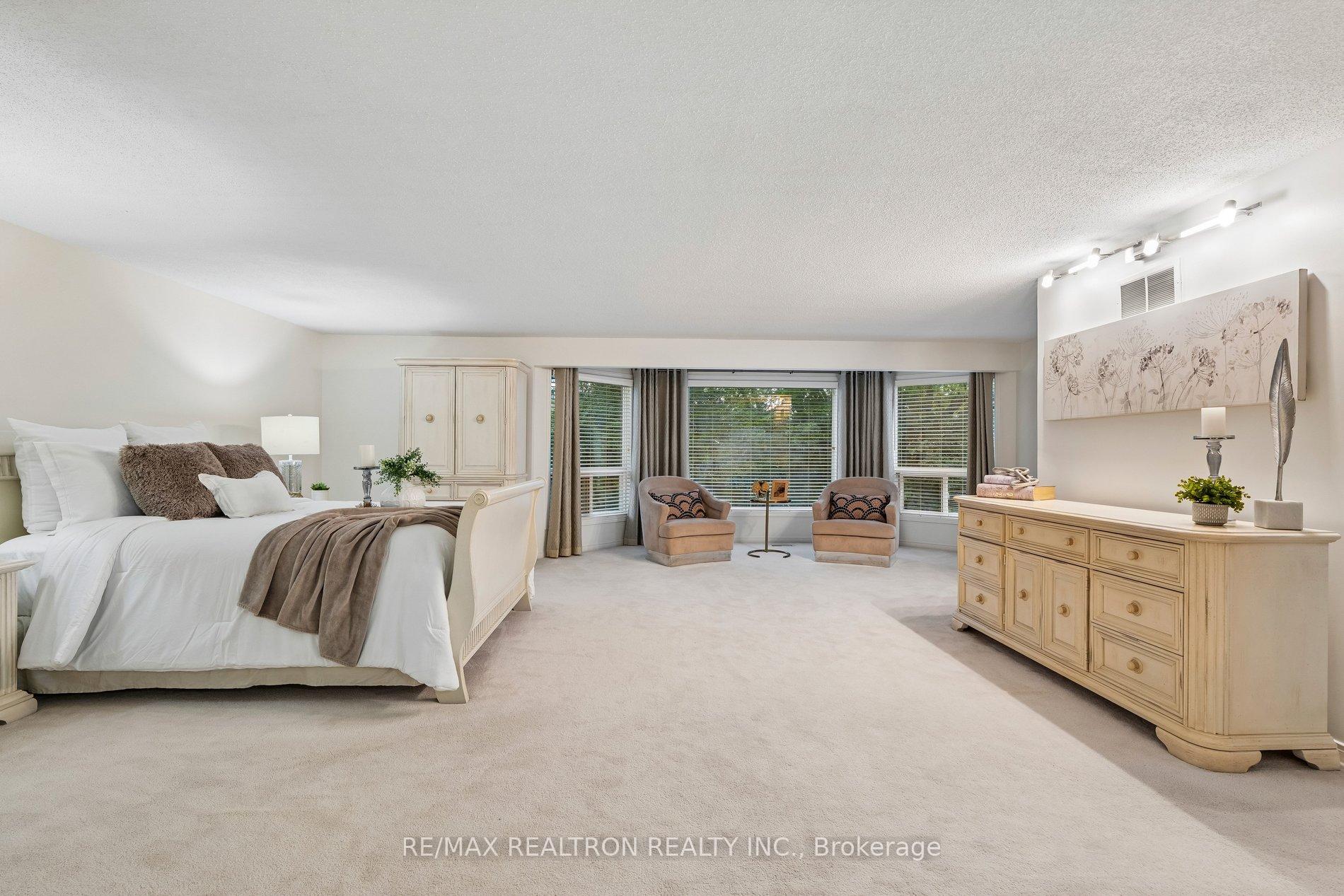 Photo 37 of 122 Colvin Crescent, Vaughan, Brownridge — HOMEH
