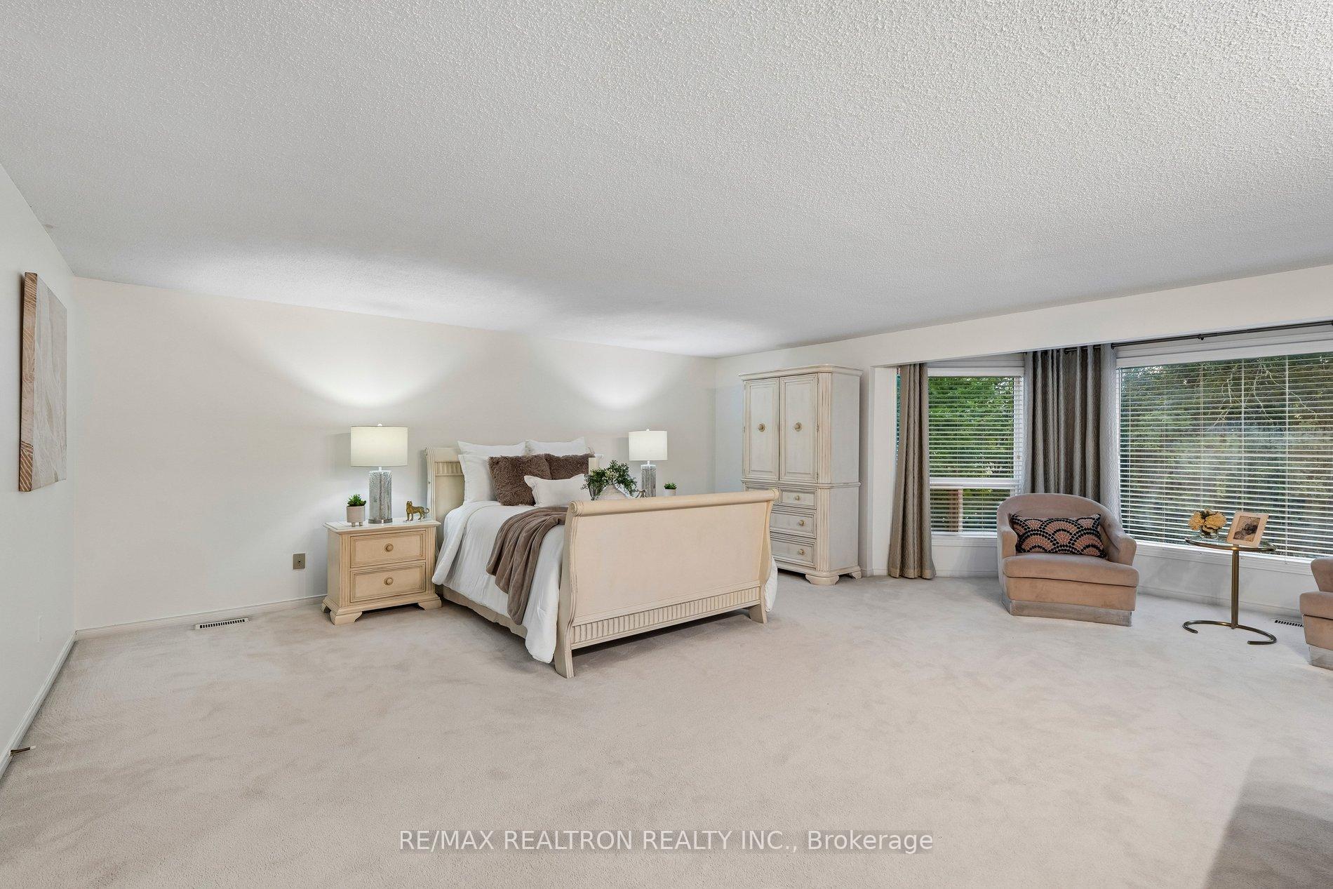 Photo 38 of 122 Colvin Crescent, Vaughan, Brownridge — HOMEH
