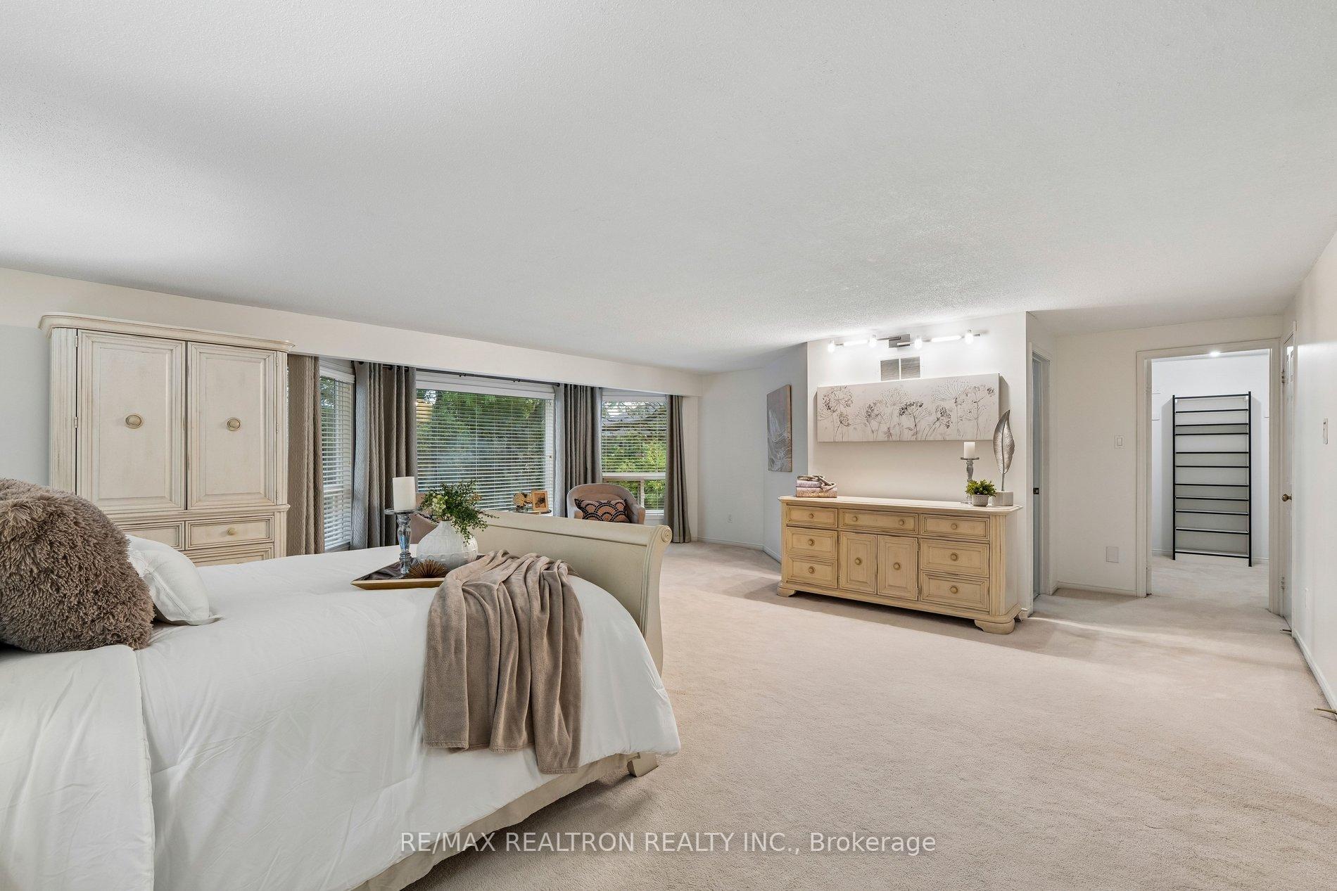 Photo 40 of 122 Colvin Crescent, Vaughan, Brownridge — HOMEH