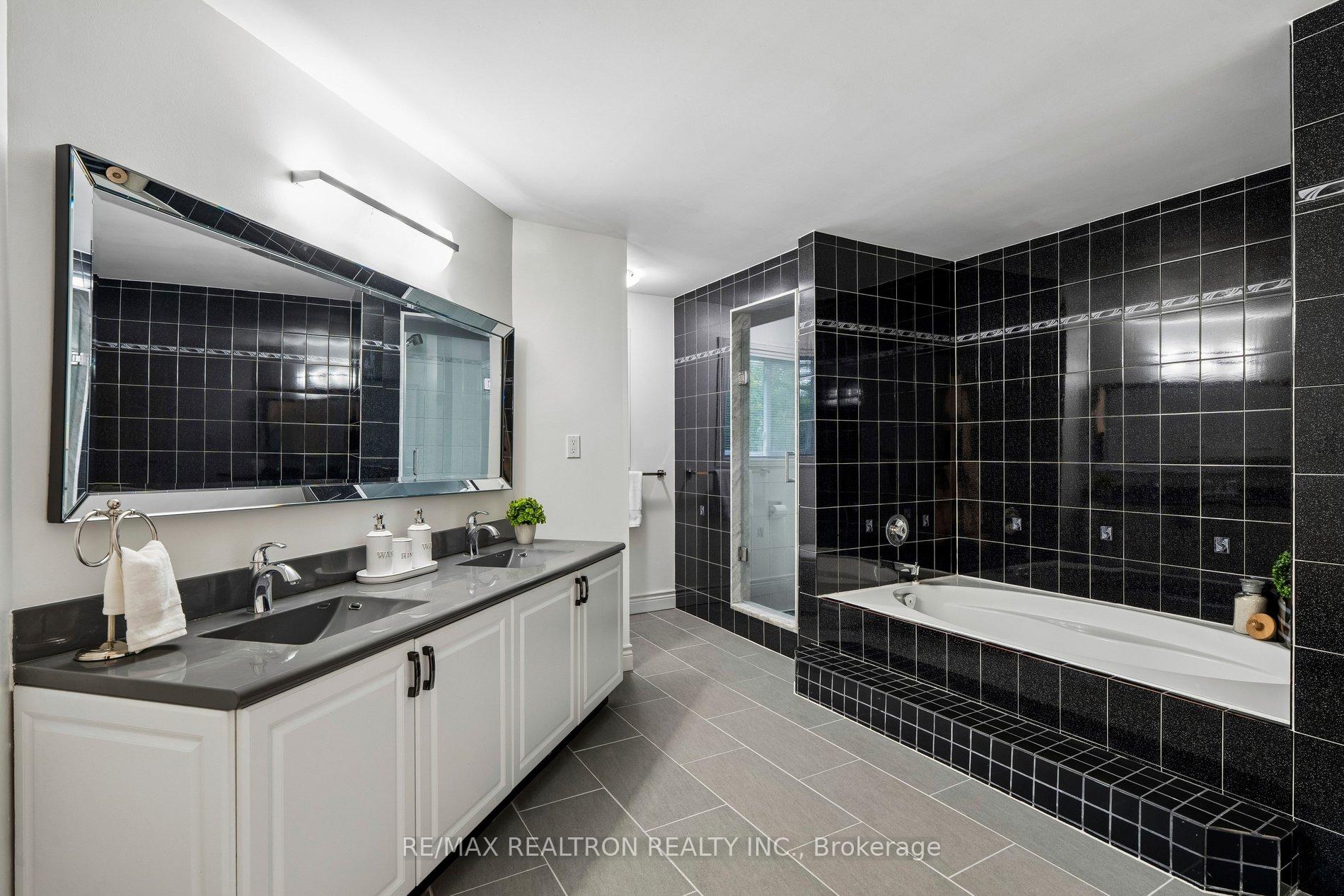 Photo 41 of 122 Colvin Crescent, Vaughan, Brownridge — HOMEH