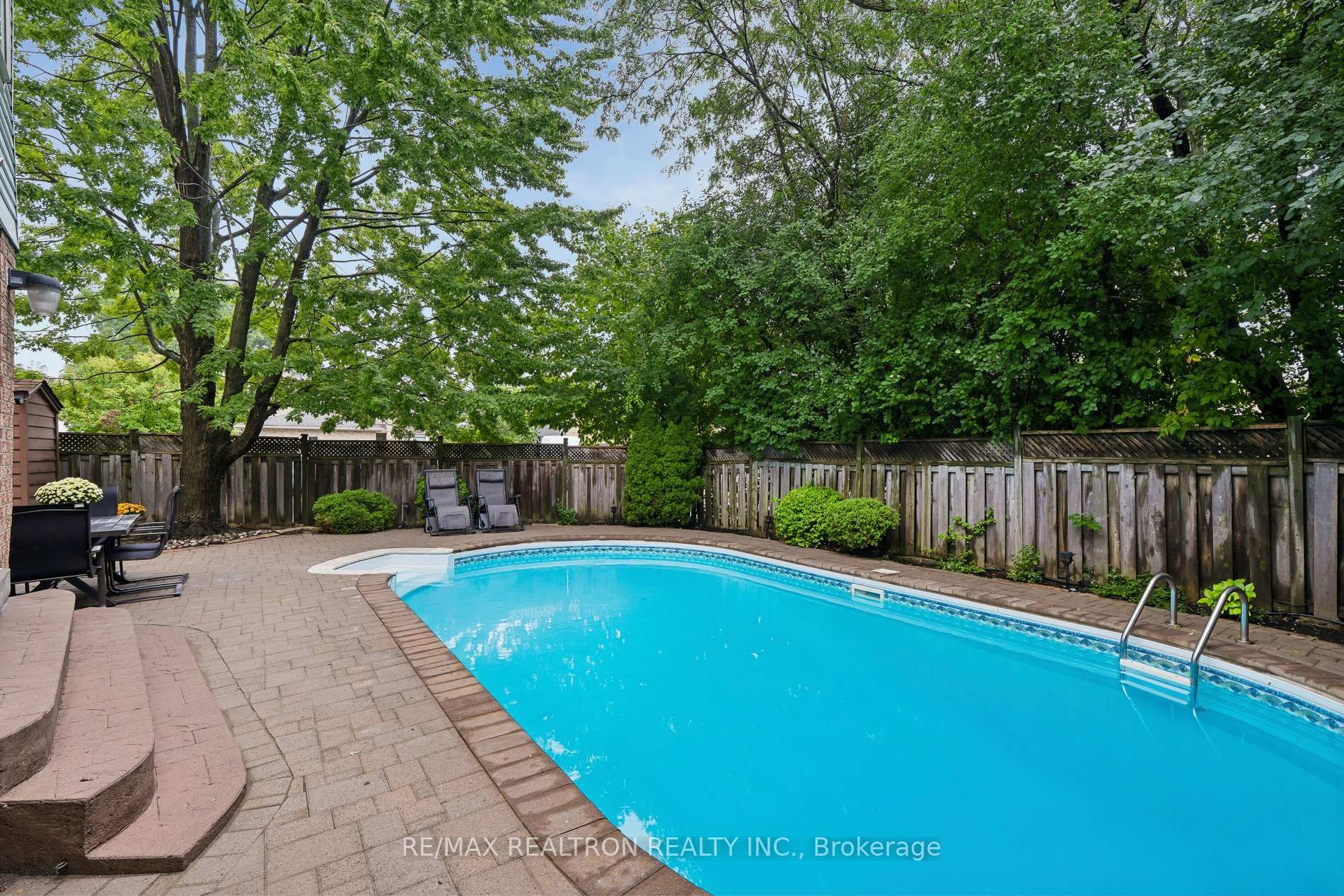 Photo 48 of 122 Colvin Crescent, Vaughan, Brownridge — HOMEH