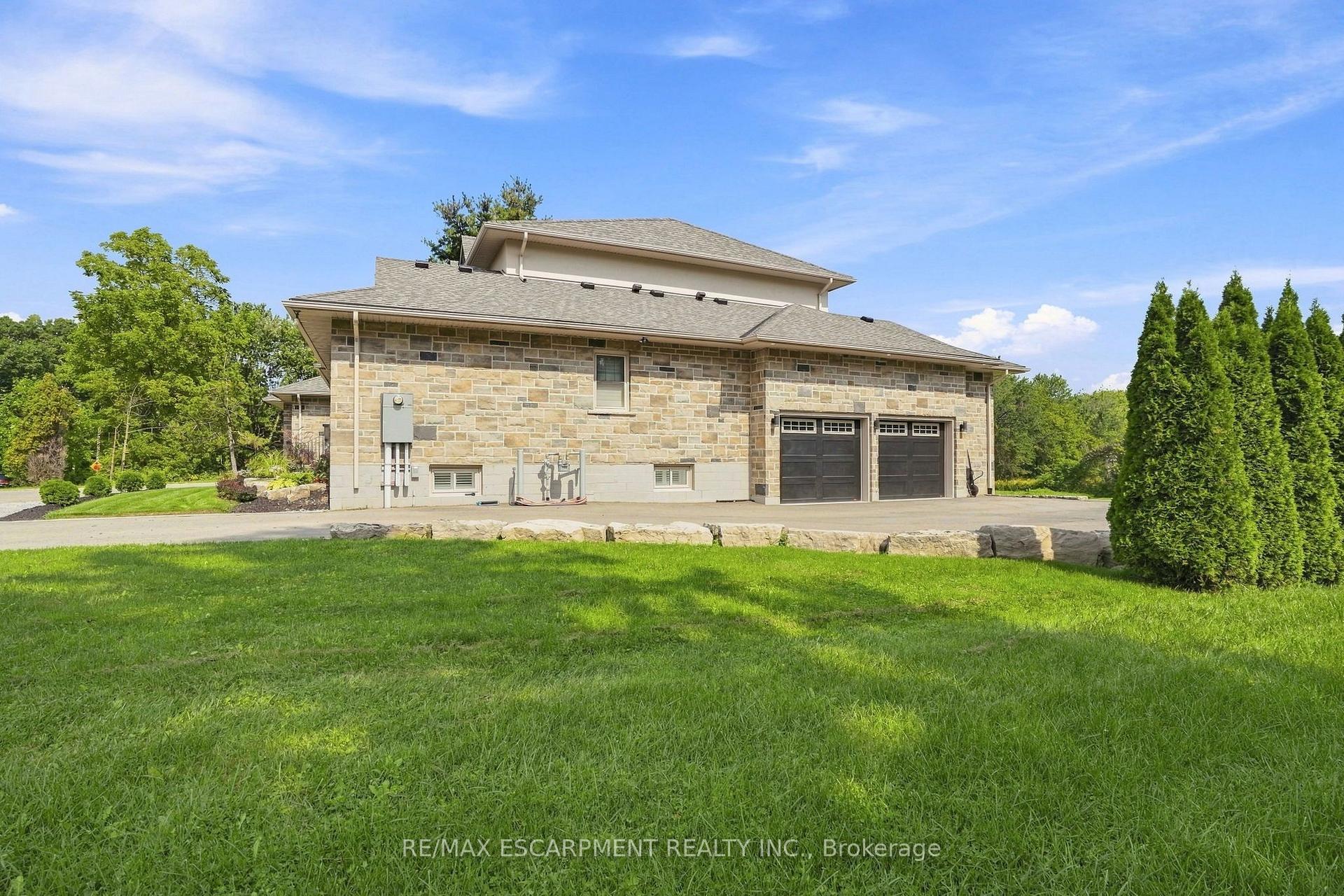 Photo 4 of 1354 No 1 Side Road, Burlington, Rural Burlington — HOMEH
