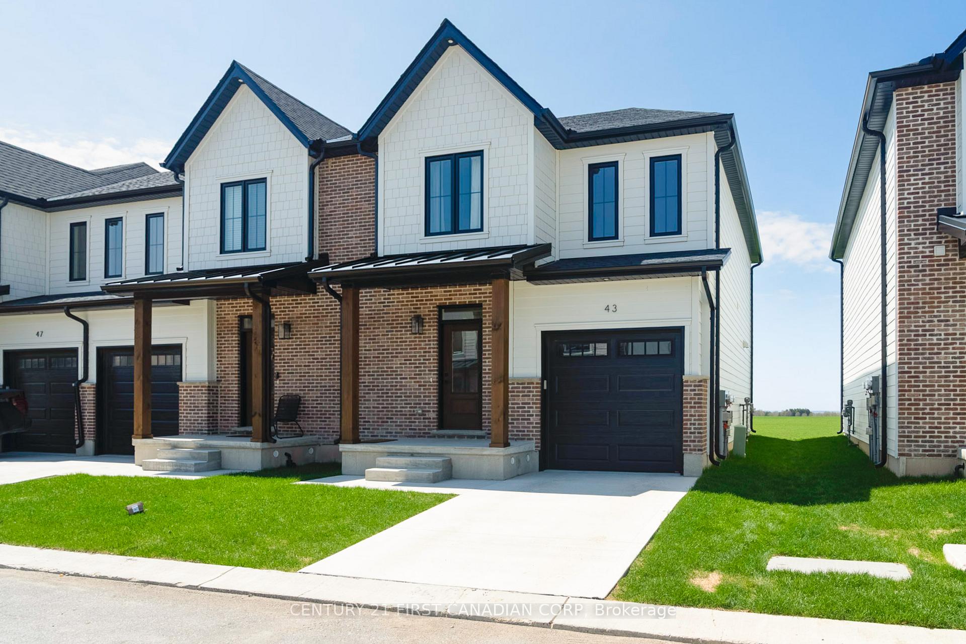 Photo 2 of Unit 20 (24), 147 Scotts Drive, Lucan Biddulph, Lucan — HOMEH