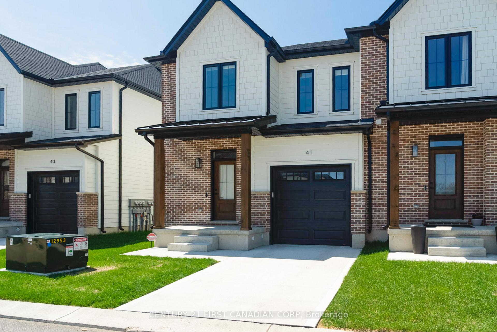 Photo 4 of Unit 20 (24), 147 Scotts Drive, Lucan Biddulph, Lucan — HOMEH