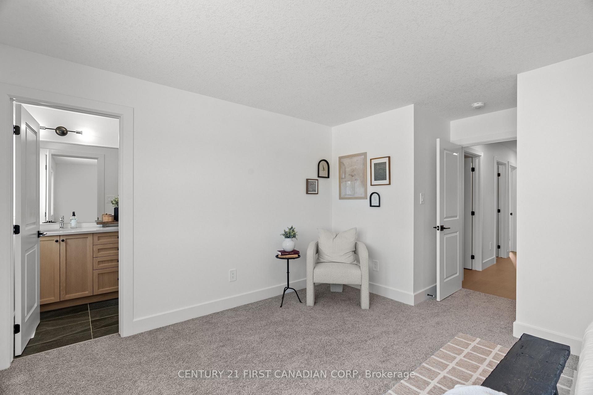 Photo 24 of Unit 20 (24), 147 Scotts Drive, Lucan Biddulph, Lucan — HOMEH