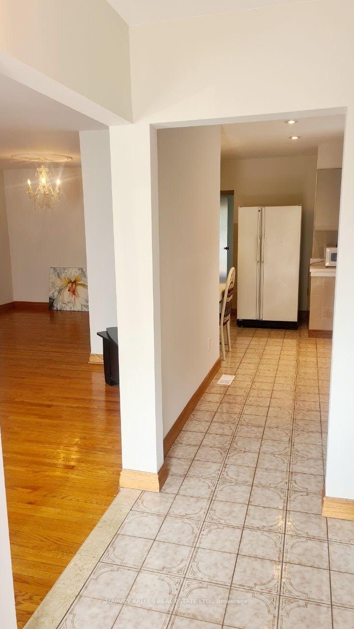 Photo 3 of 48 Green Bush Road, North York, Newtonbrook West — HOMEH