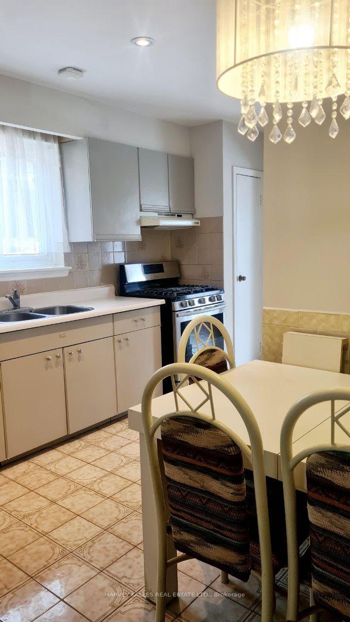 Photo 7 of 48 Green Bush Road, North York, Newtonbrook West — HOMEH
