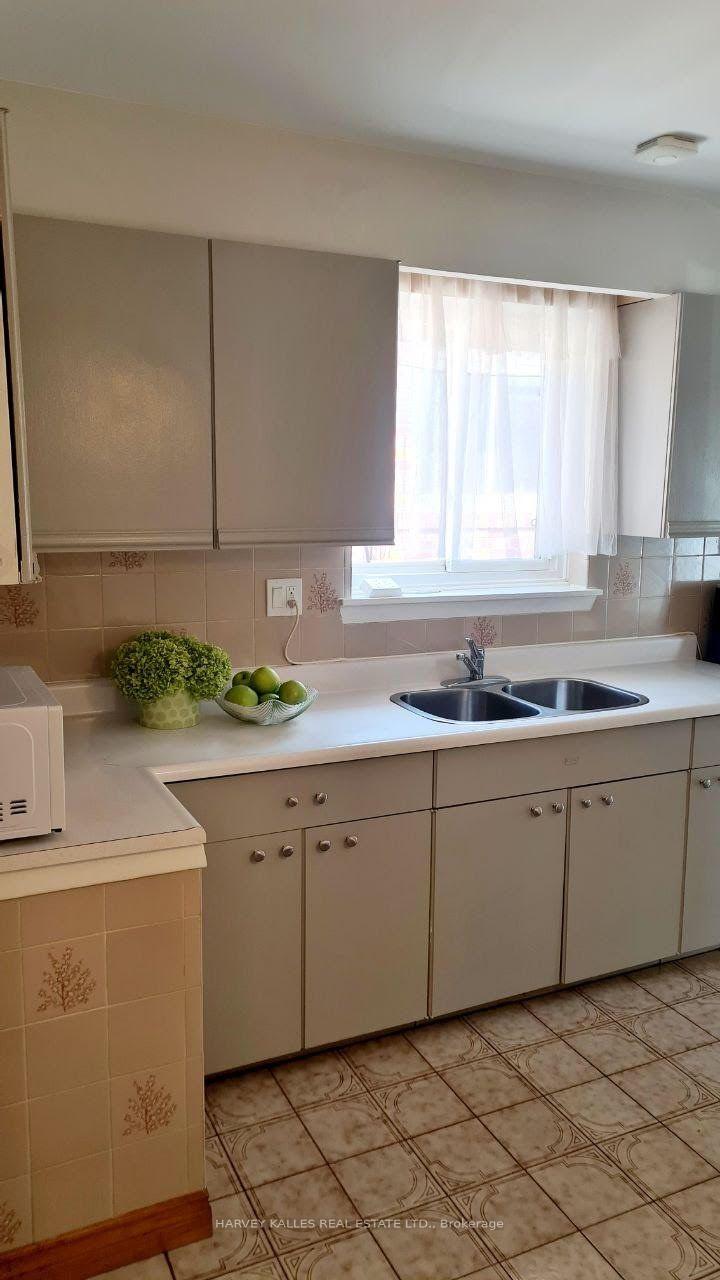 Photo 8 of 48 Green Bush Road, North York, Newtonbrook West — HOMEH