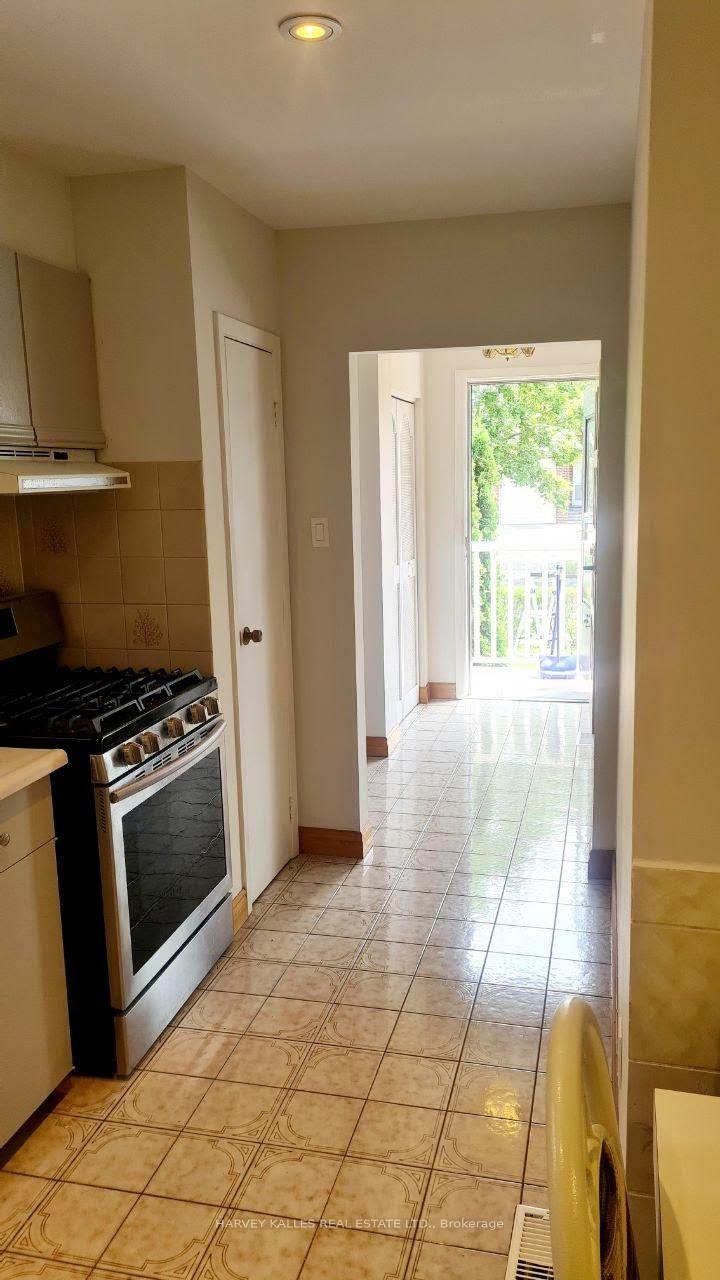 Photo 9 of 48 Green Bush Road, North York, Newtonbrook West — HOMEH