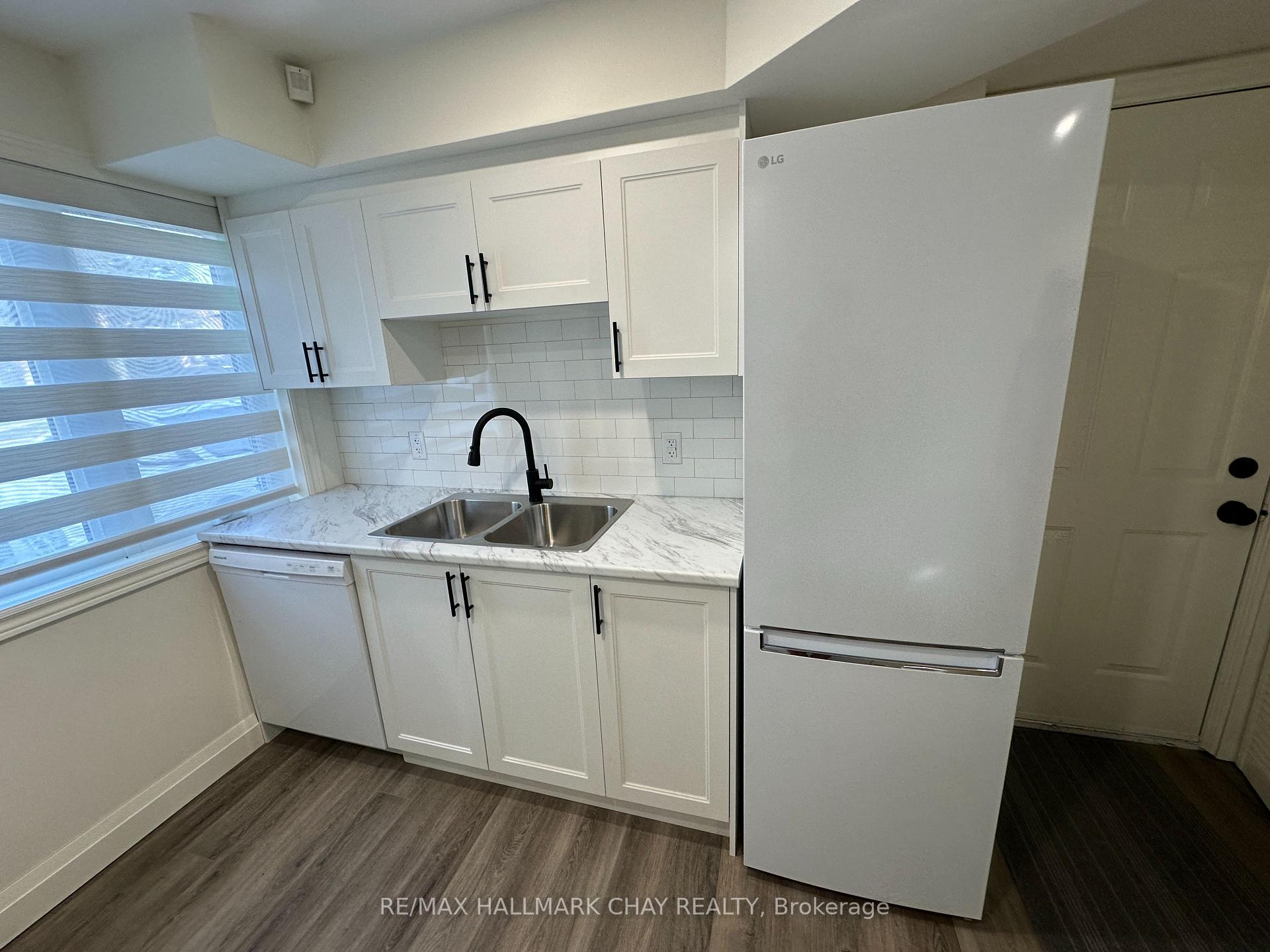 Photo 3 of 64 Logan Court, Barrie, Holly — HOMEH