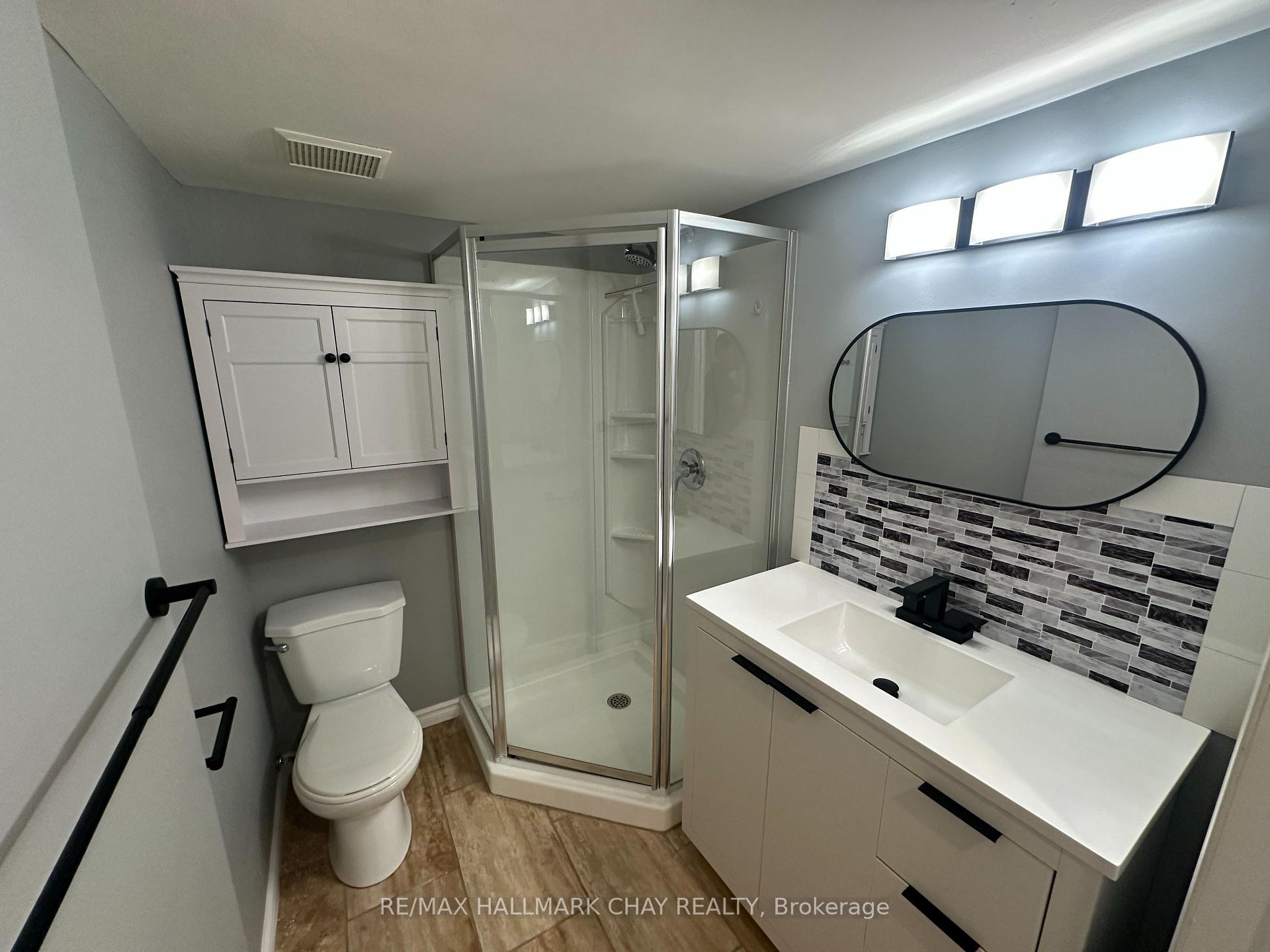 Photo 10 of 64 Logan Court, Barrie, Holly — HOMEH