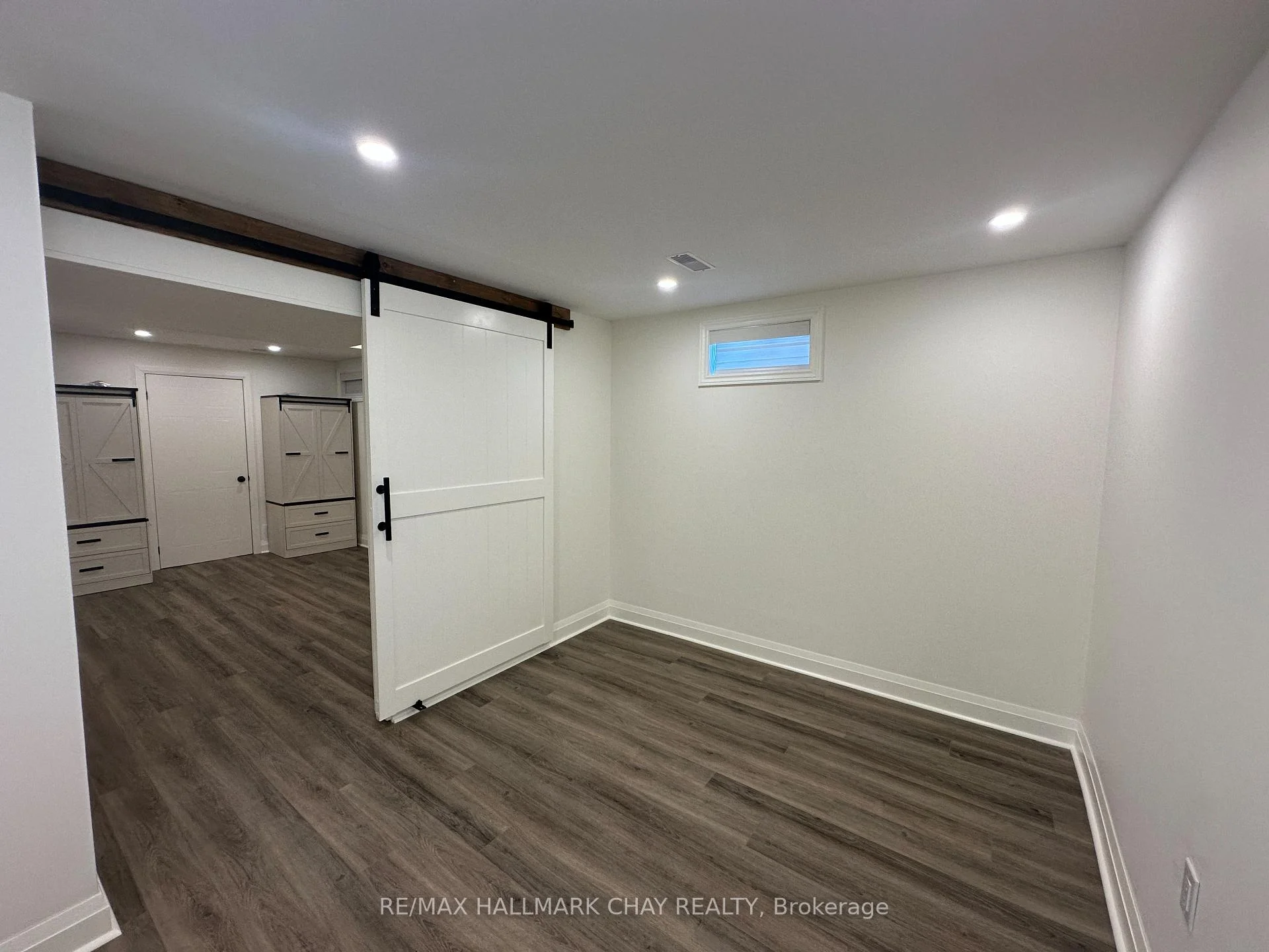 Photo 11 of 64 Logan Court, Barrie, Holly — HOMEH