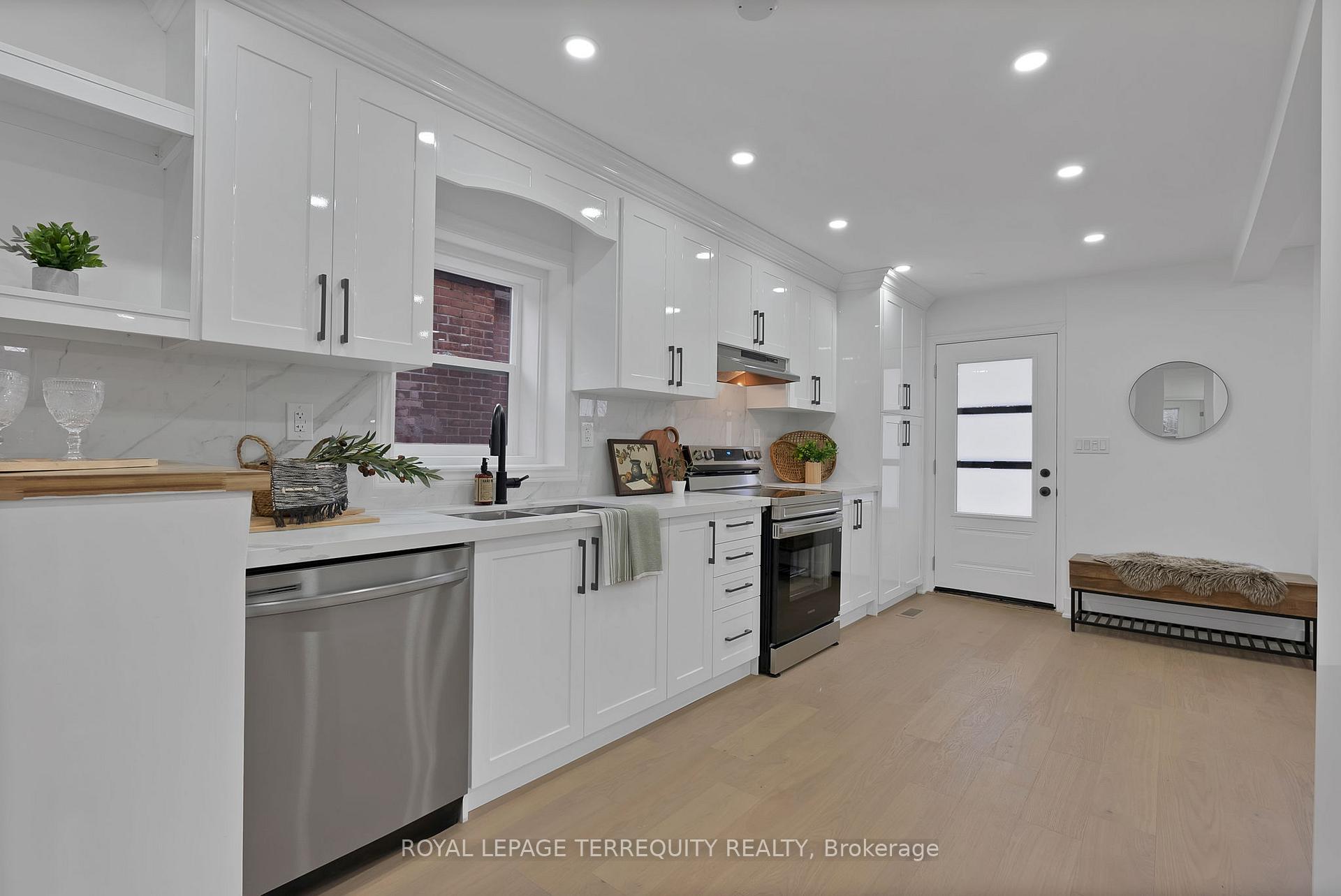 Photo 6 of 40 Leroy Avenue, Toronto, Danforth Village-East York — HOMEH