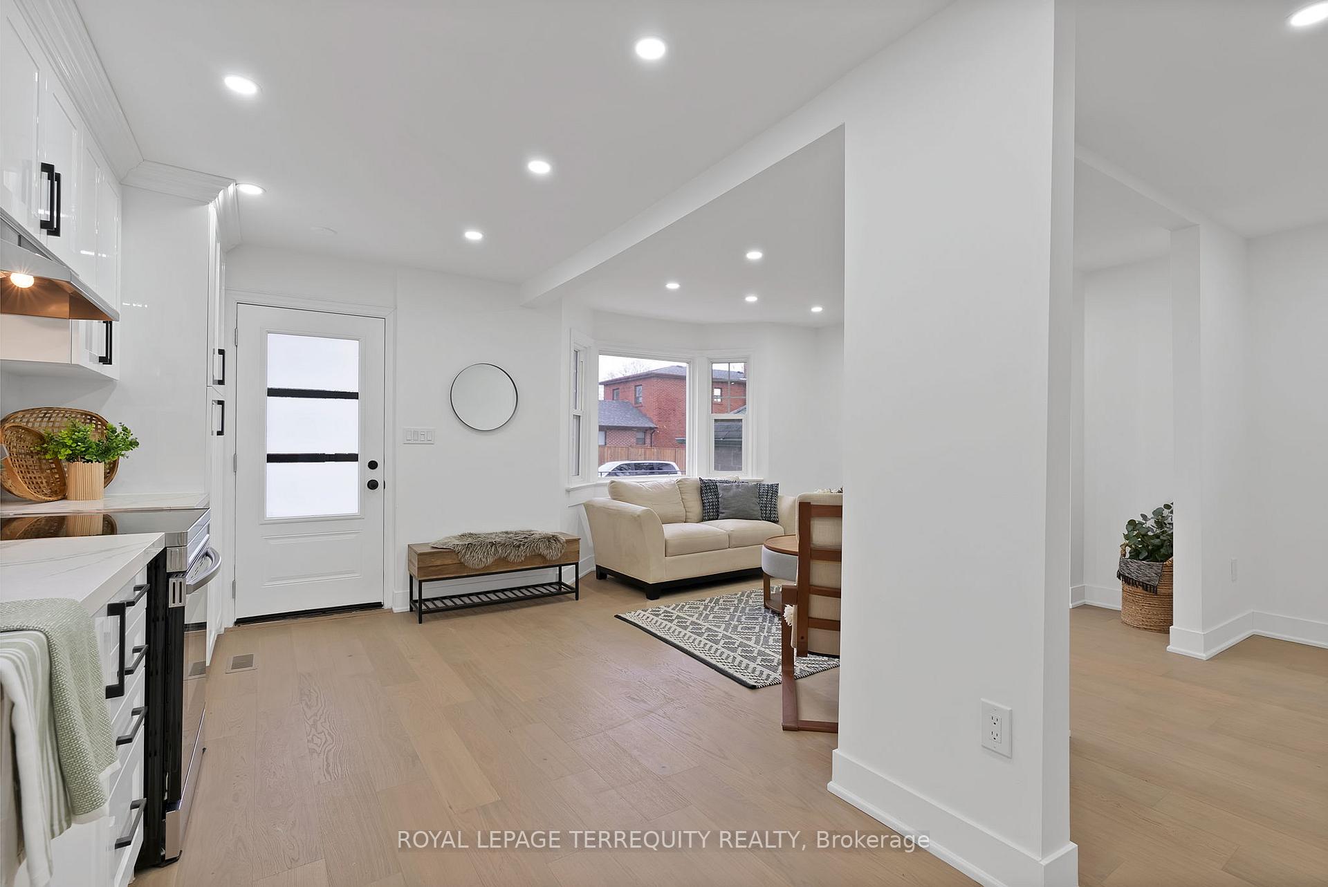 Photo 7 of 40 Leroy Avenue, Toronto, Danforth Village-East York — HOMEH
