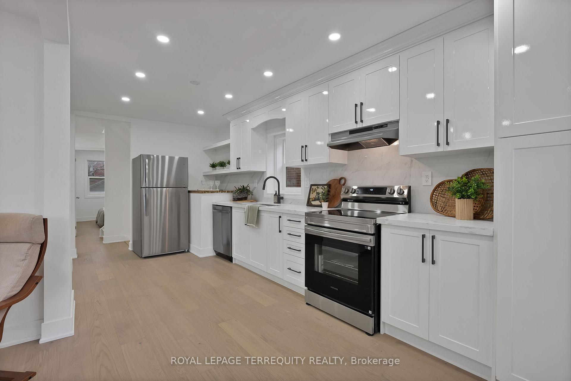 Photo 8 of 40 Leroy Avenue, Toronto, Danforth Village-East York — HOMEH