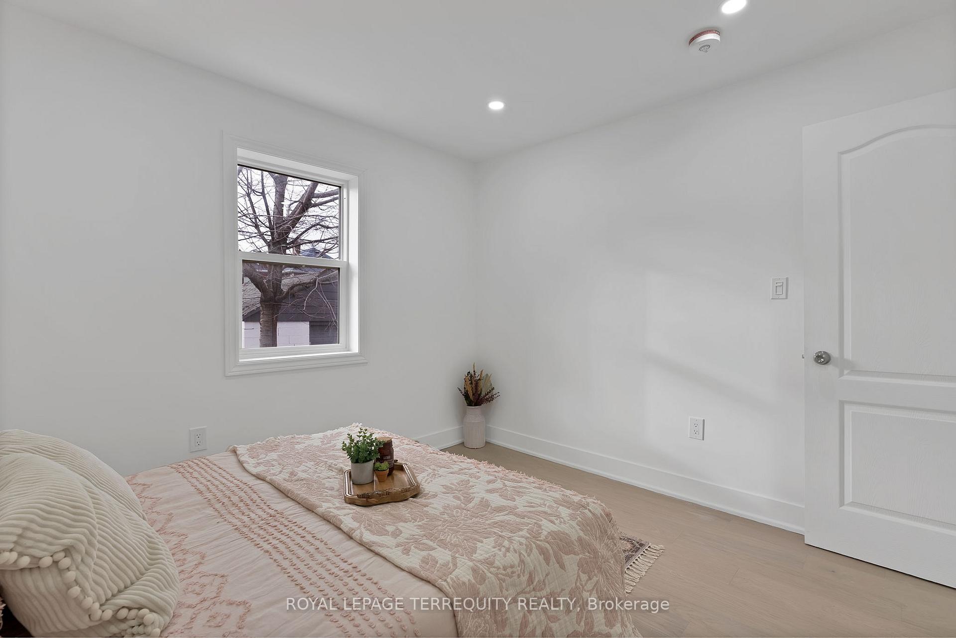 Photo 20 of 40 Leroy Avenue, Toronto, Danforth Village-East York — HOMEH