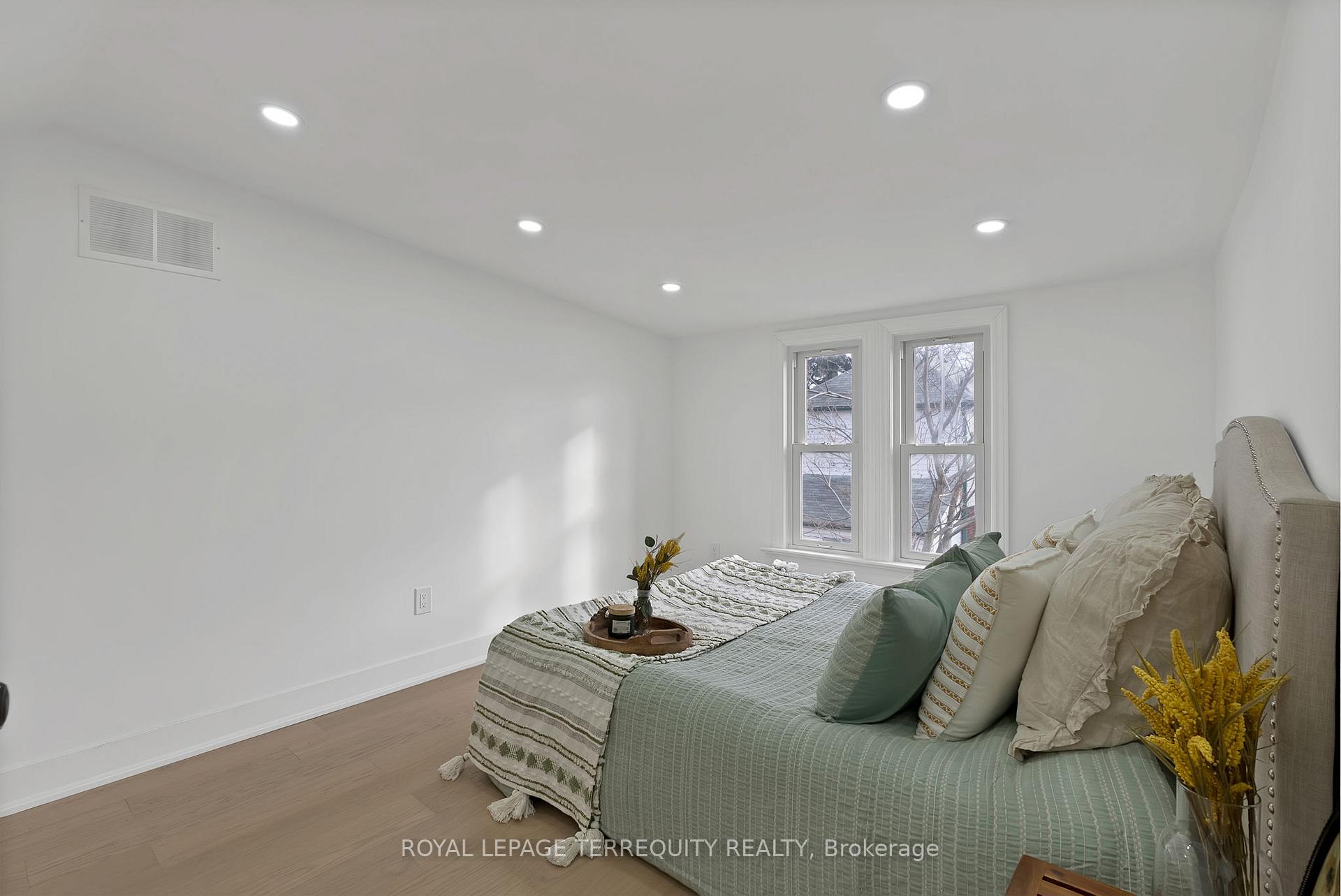 Photo 22 of 40 Leroy Avenue, Toronto, Danforth Village-East York — HOMEH