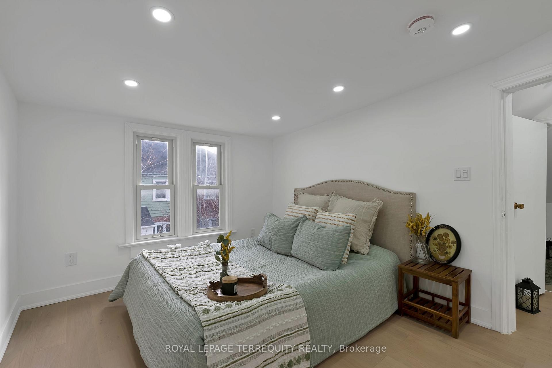 Photo 23 of 40 Leroy Avenue, Toronto, Danforth Village-East York — HOMEH