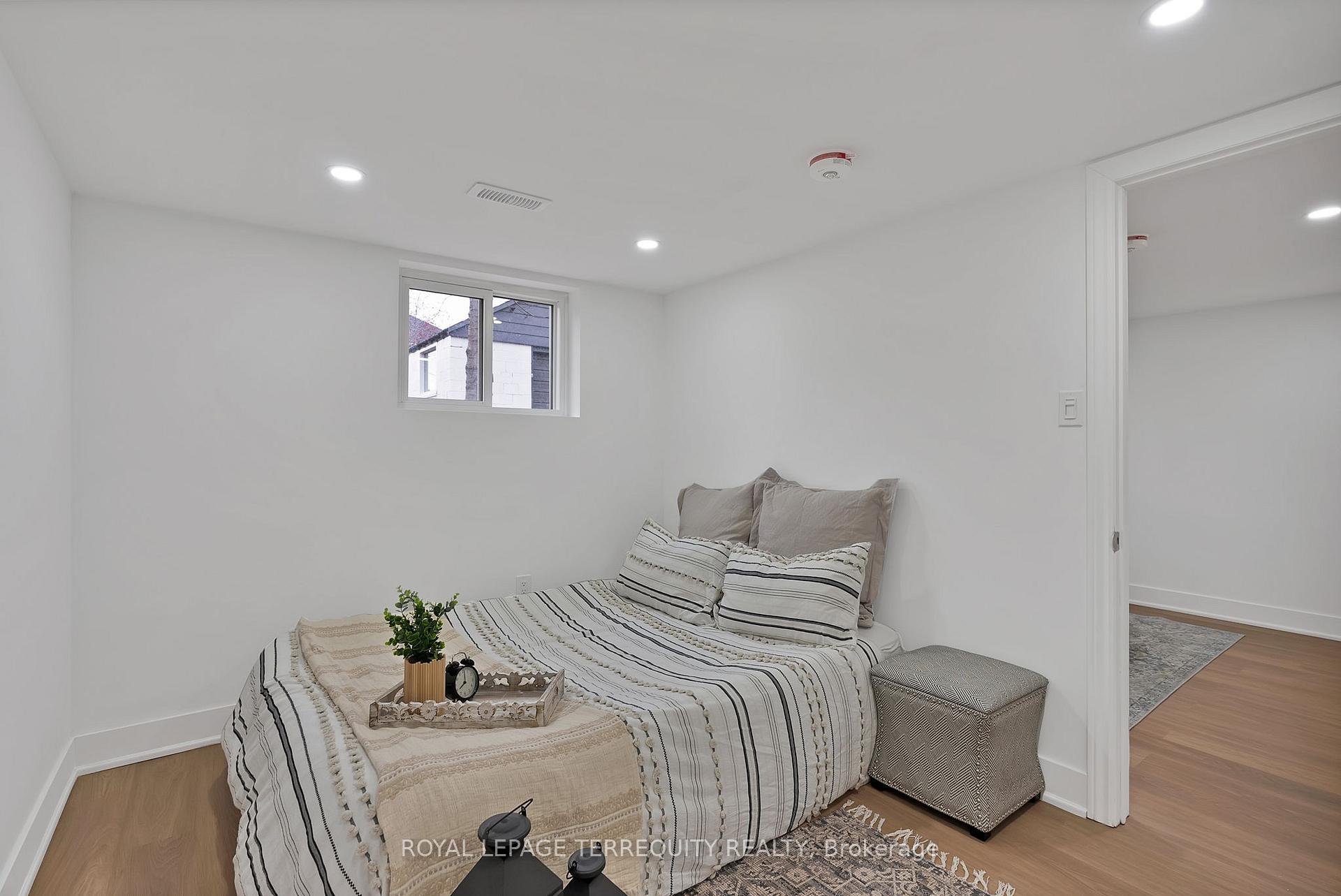 Photo 33 of 40 Leroy Avenue, Toronto, Danforth Village-East York — HOMEH
