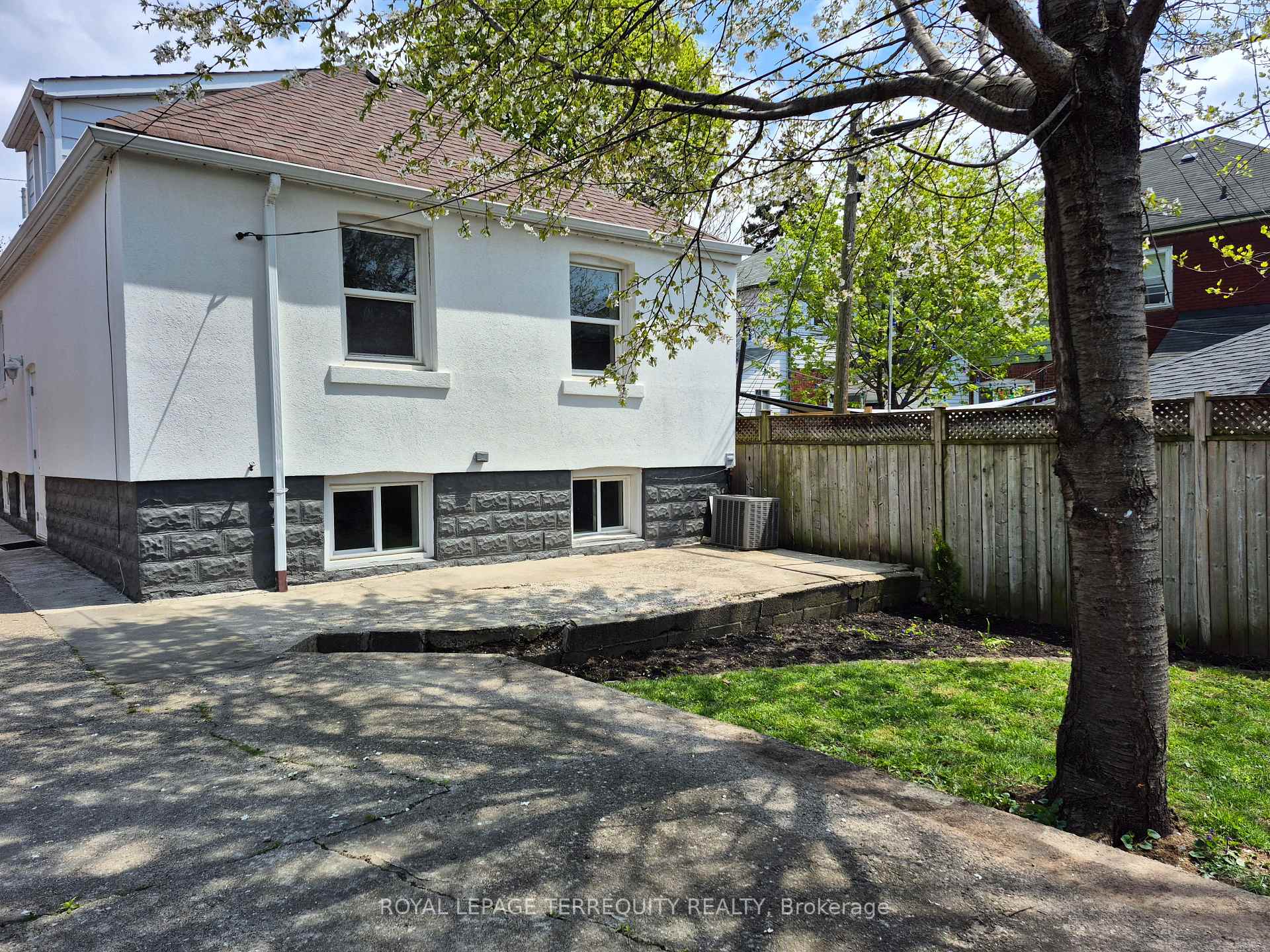 Photo 42 of 40 Leroy Avenue, Toronto, Danforth Village-East York — HOMEH